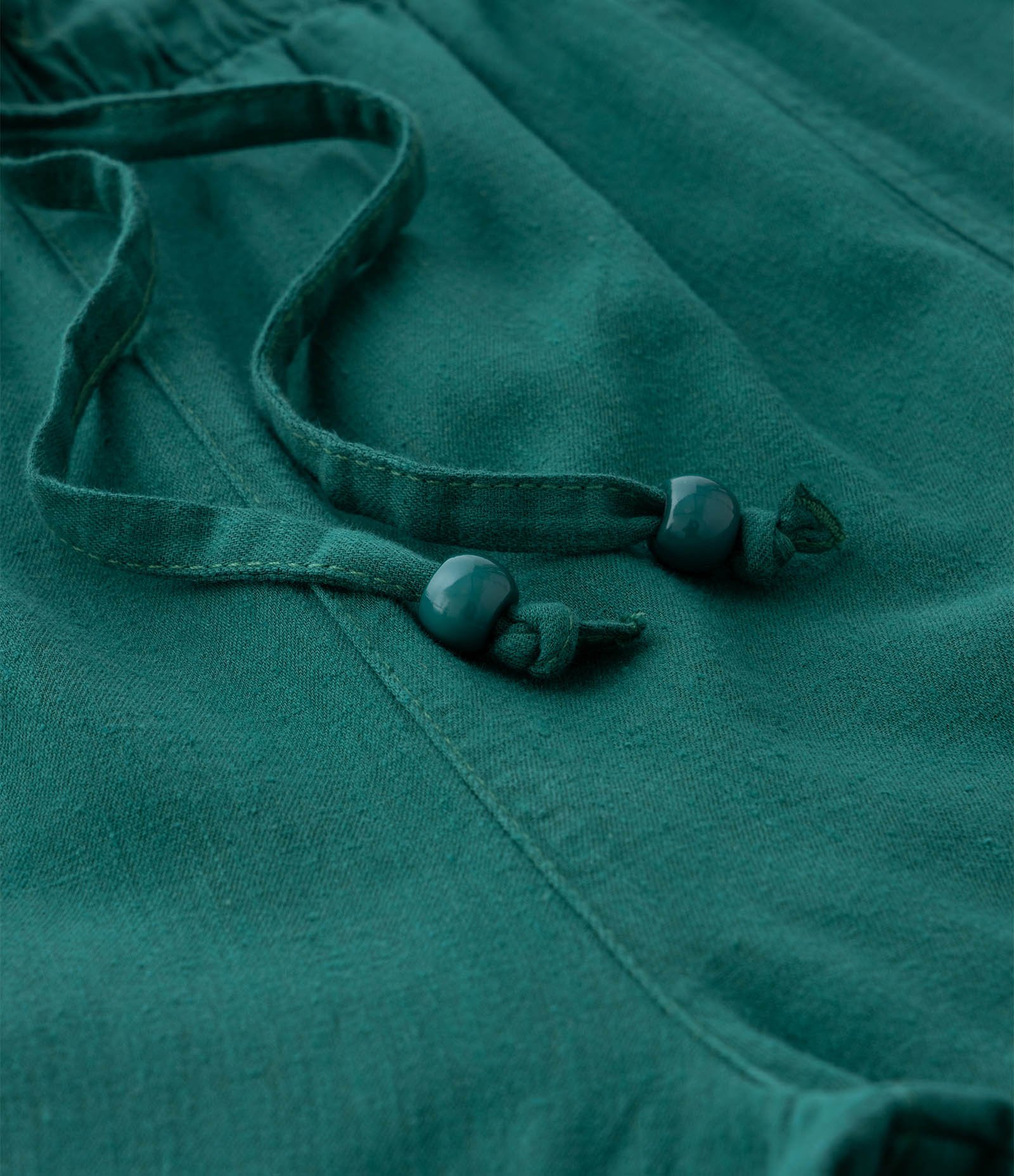 Calça Pantalona em Sarja Leve com Recortes Curve & Plus Size Verde 8