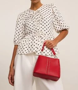 Bolsa Bucket Pequena com Detalhes de Spikes e Metais