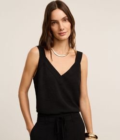 Blusa em Airflow com Deocte V e Alça Larga