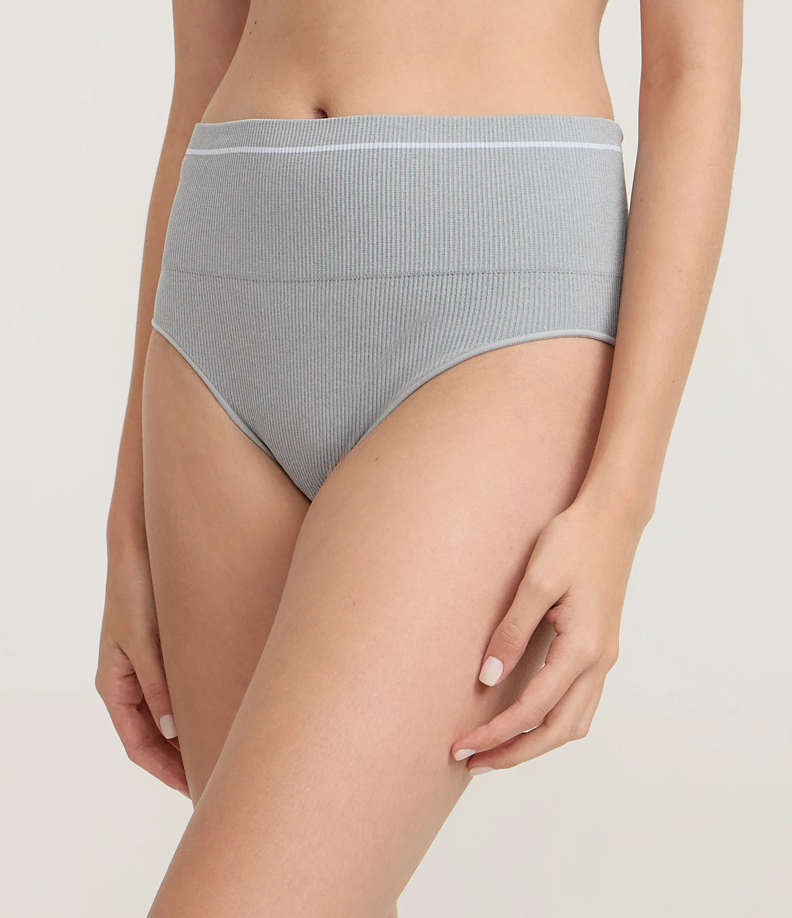 Calcinha Alta em Microfibra Texturizada Seamless Cinza 1
