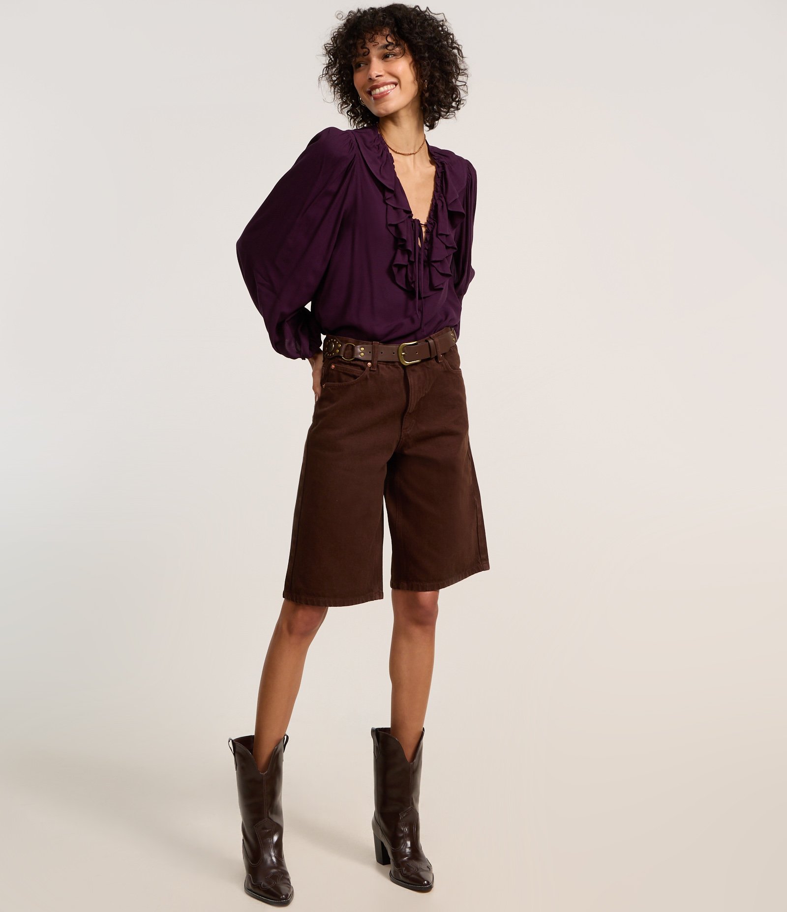 Blusa Bata em Viscose com Babados e Amarração no Busto Roxo 2