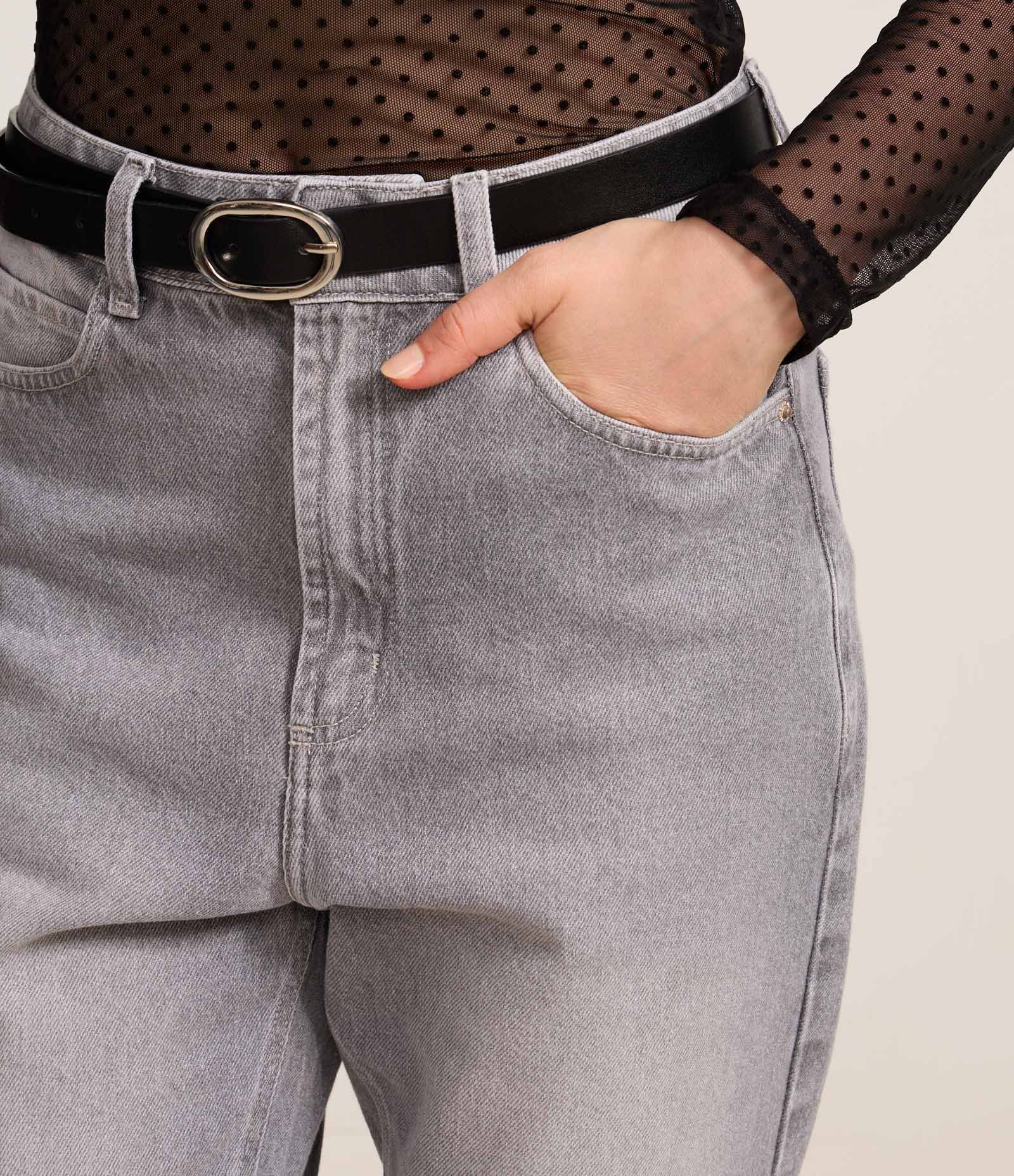 Calça Mom Jeans com Cintura Alta e Lavagem Dirty Cinza 4