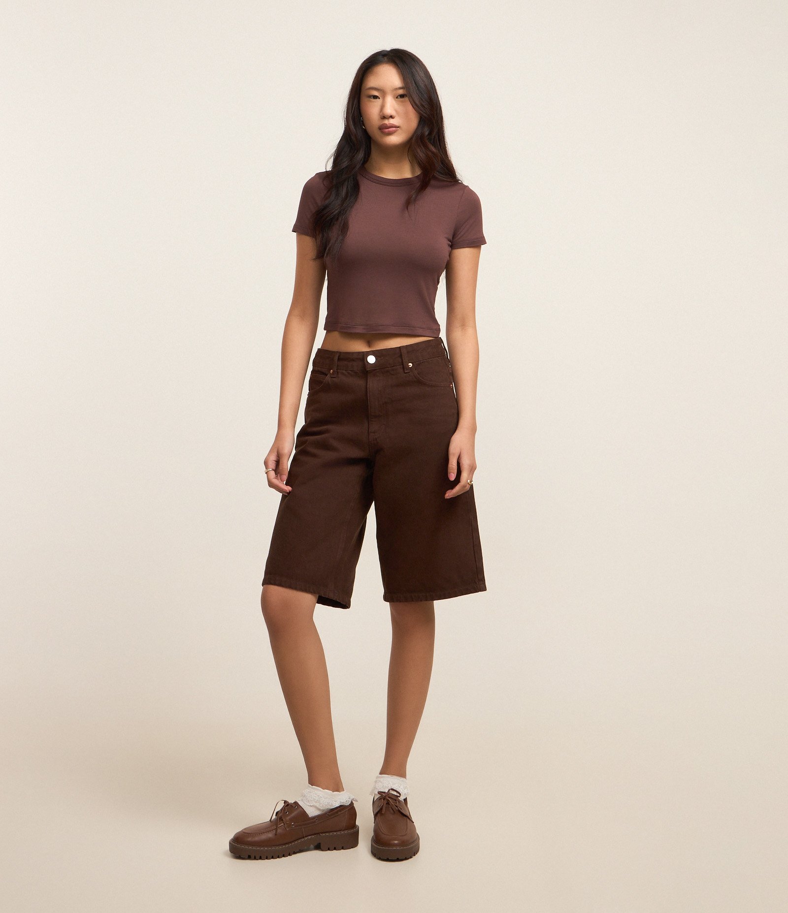 Blusa Cropped Básica em Ribana com Manga Curta Marrom 2