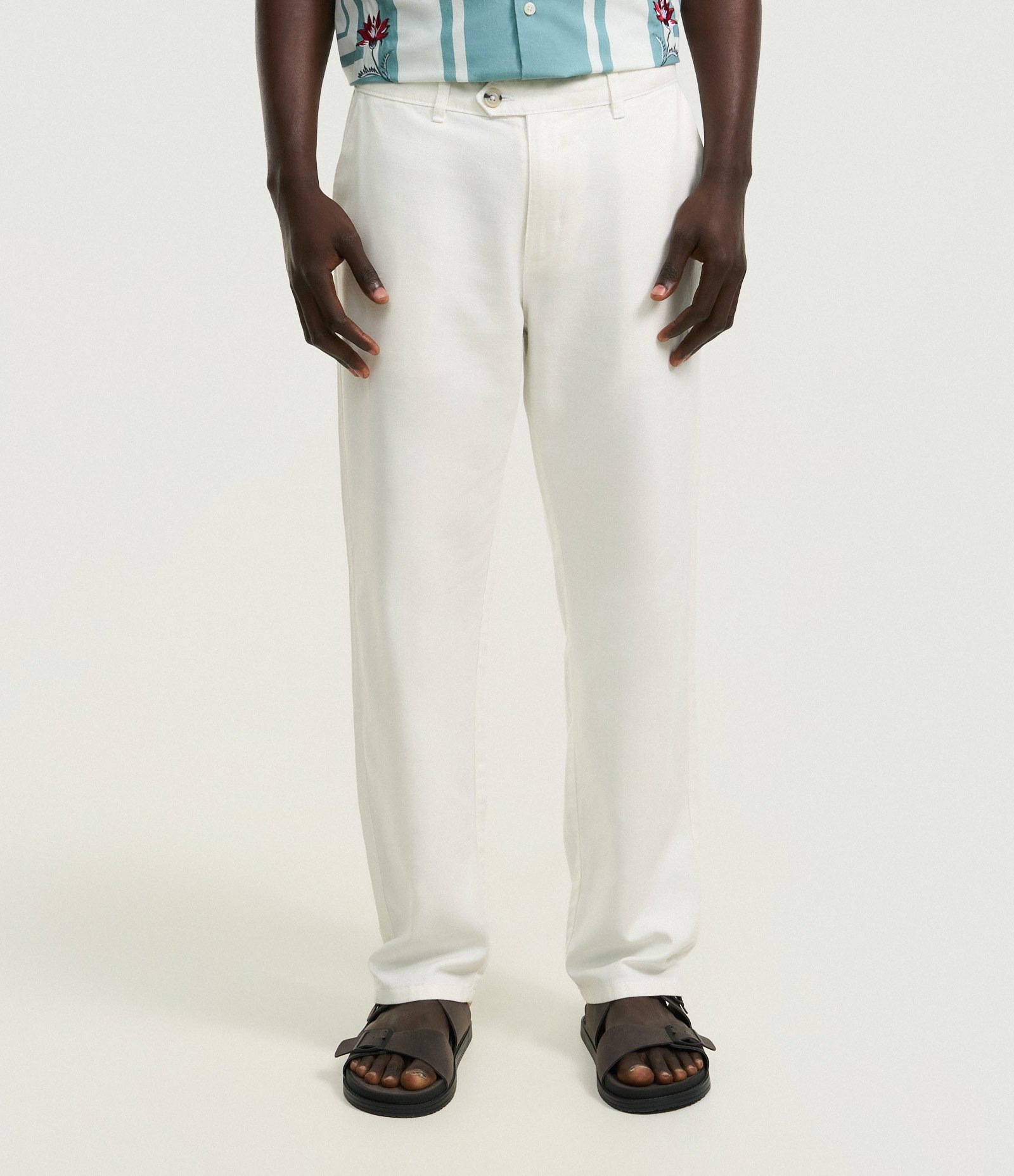 Calça Reta em Liocel com Bolsos Alfaiatada Branco 2