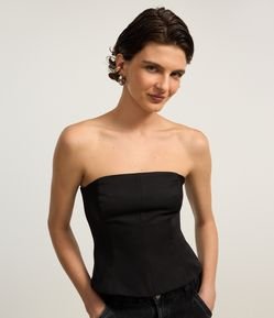 Blusa em Alfaiataria Tomara que Caia com Barra Evasê