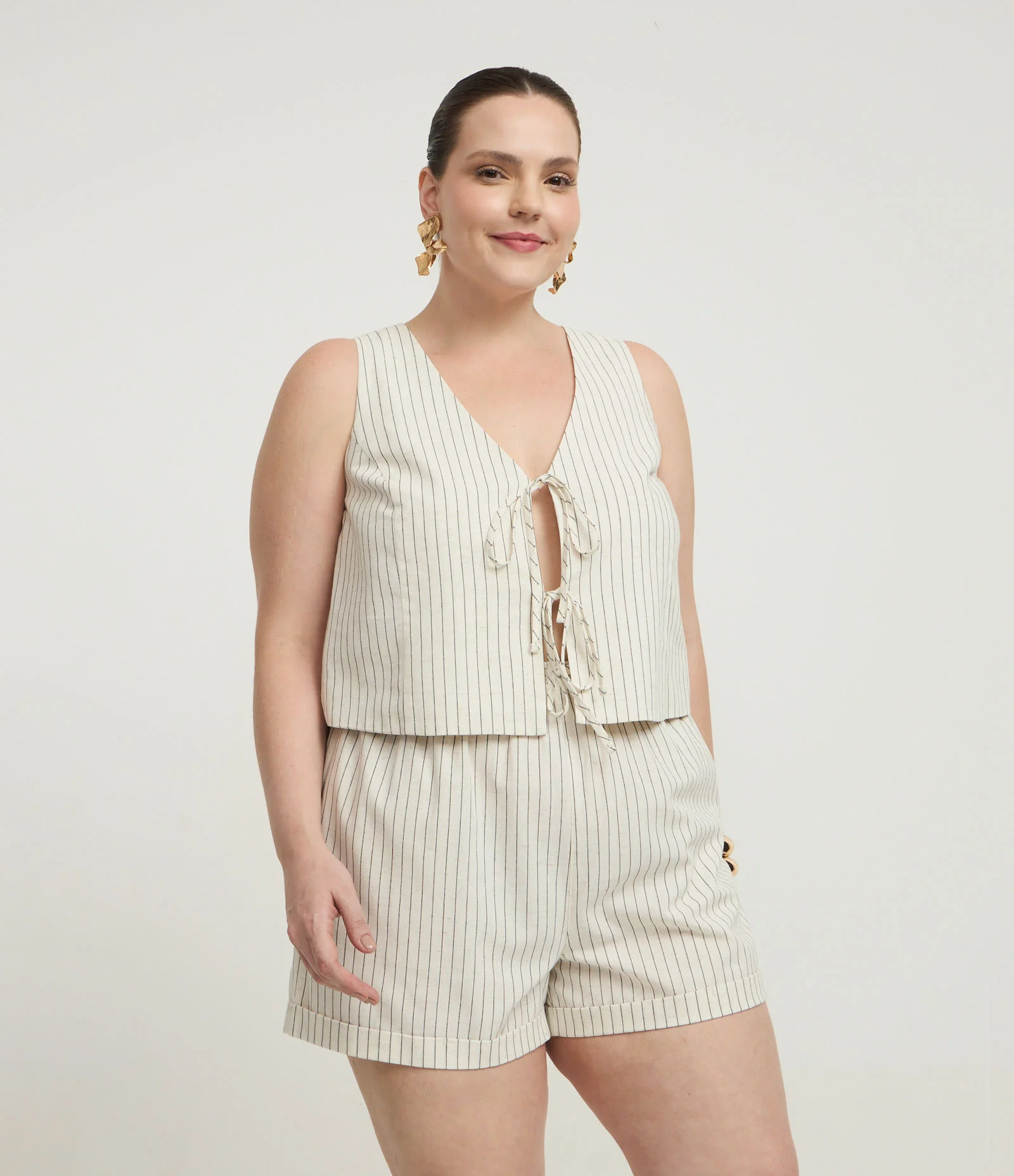 Blusa Colete em Viscolinho Listrado com Amarrações Frontais Curve & Plus Size Off White 2