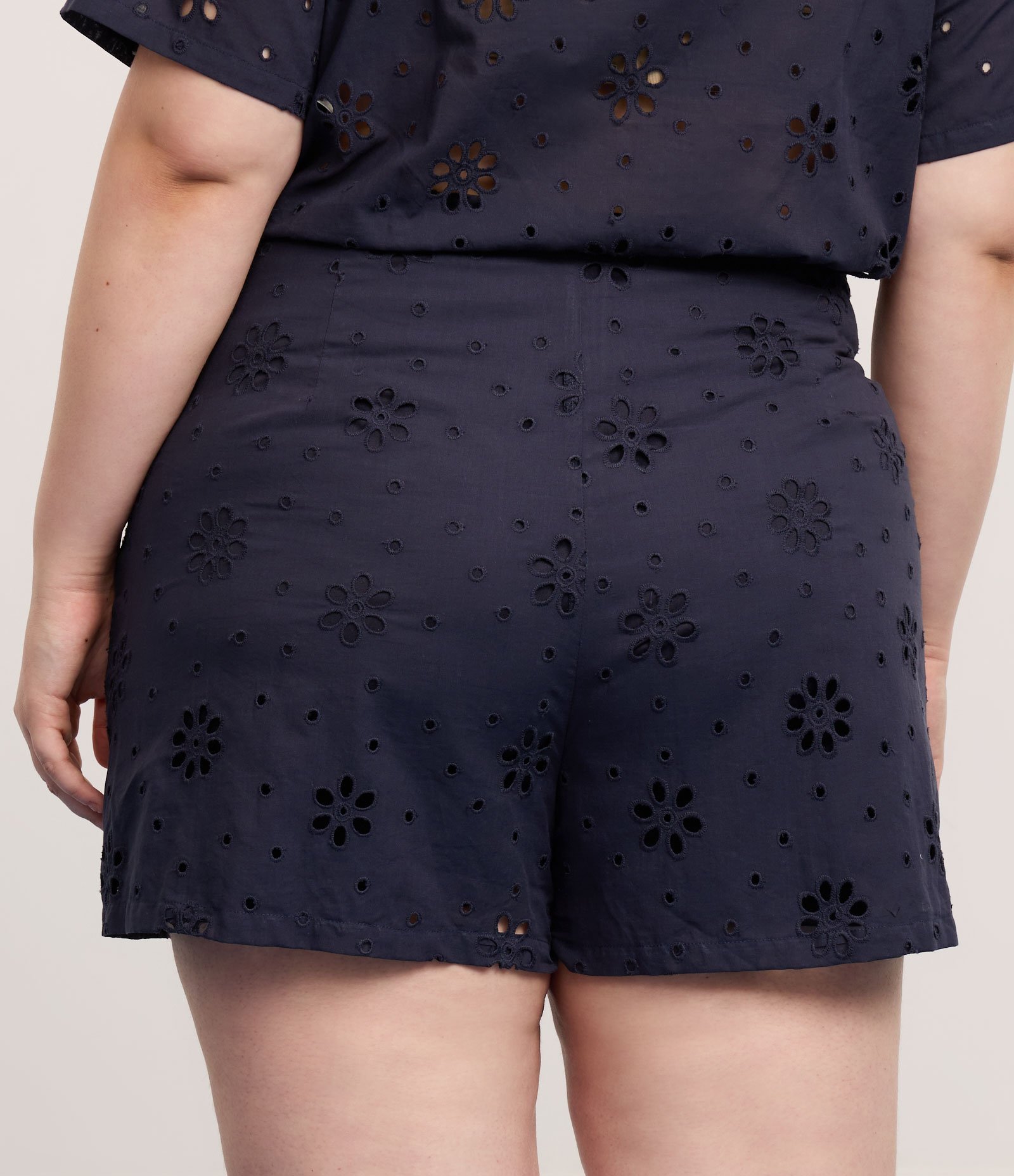 Short em Laise sem Cós Curve & Plus Size Azul Marinho 3