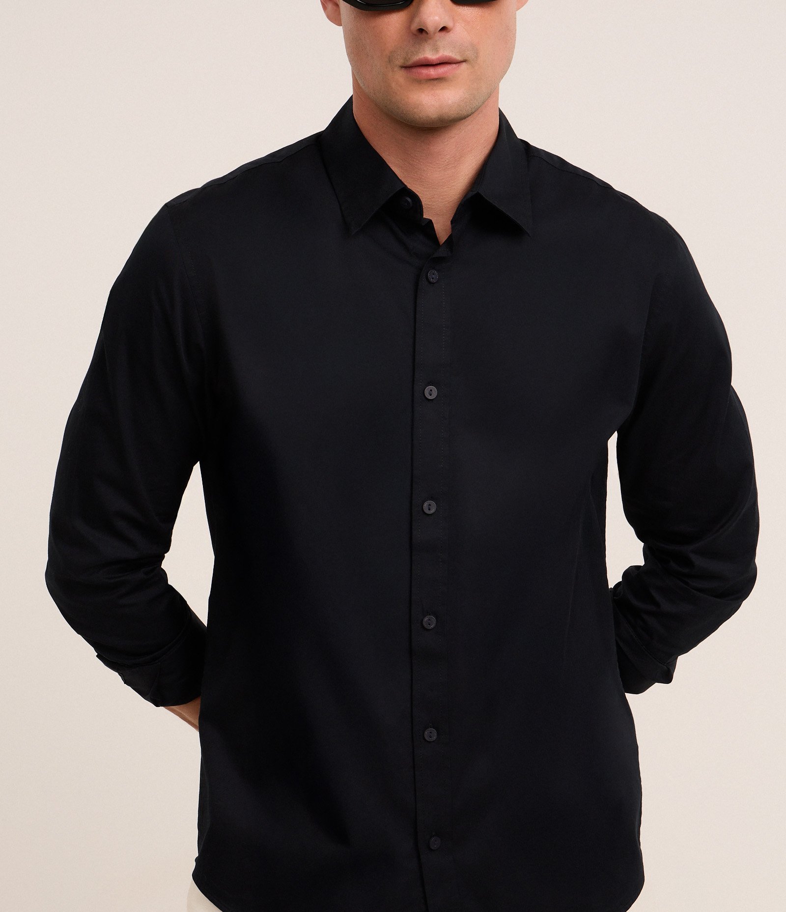 Camisa Regular em Sarja Amaciada Preto 3