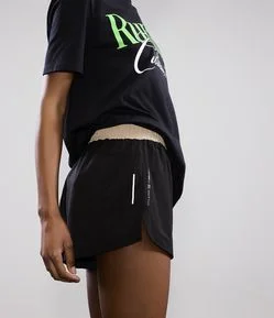 Bermuda Runner Esportiva em Poliamida com Cós Contrastante