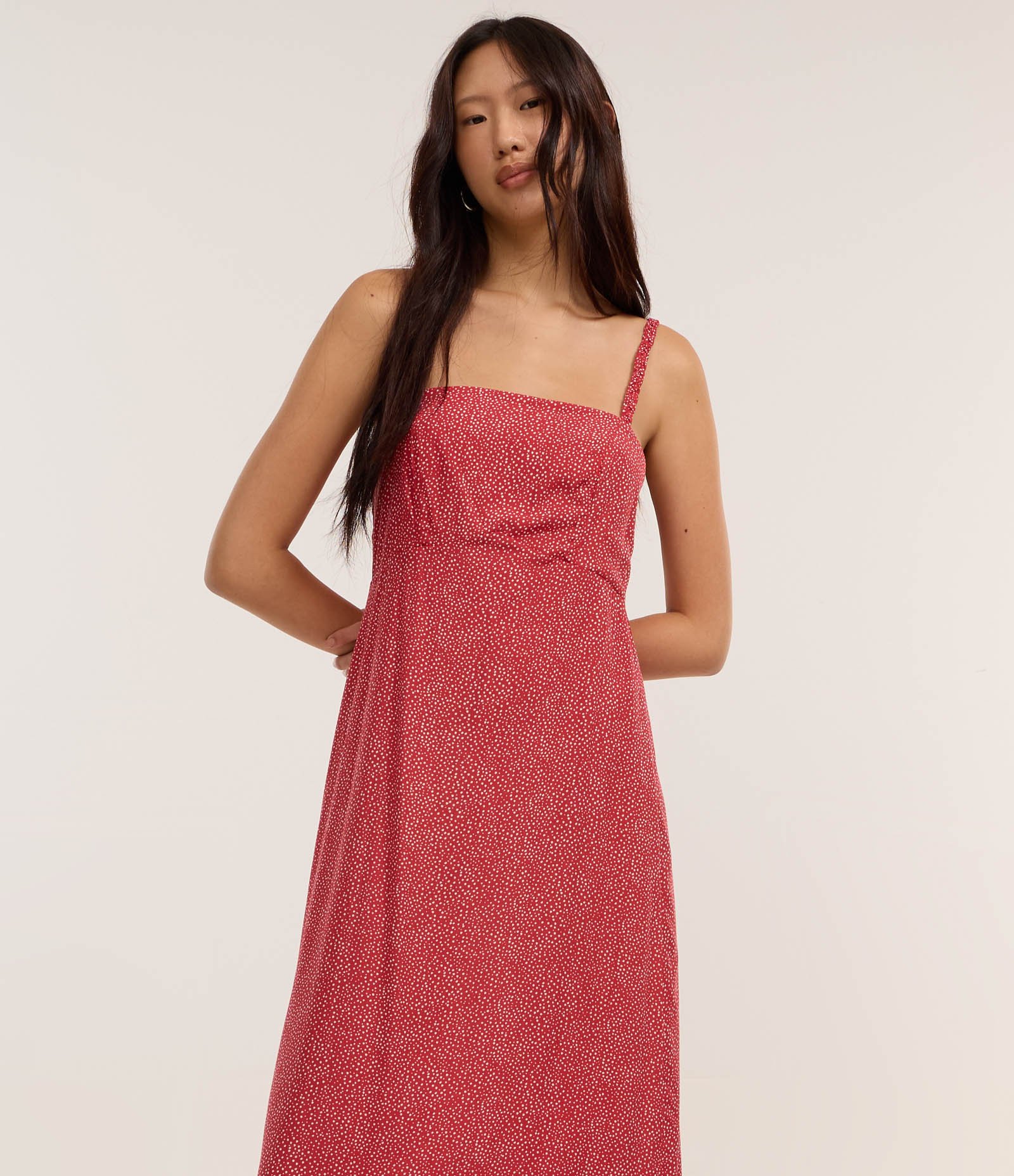 Vestido Reto em Viscose com Lastex e Estampa Poá Vermelho 2