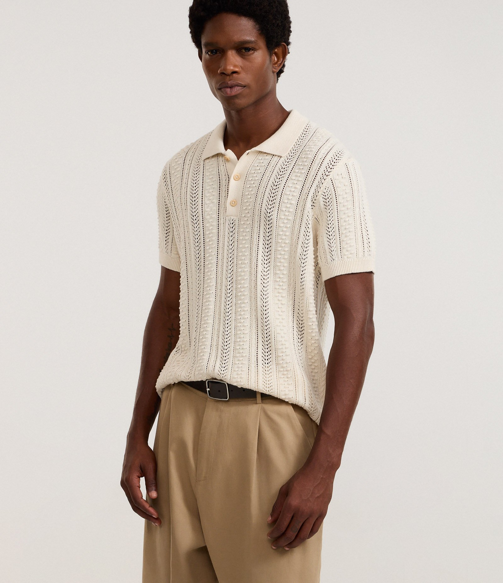 Camisa Polo Texturizada com Pontos Abertas Bege 1