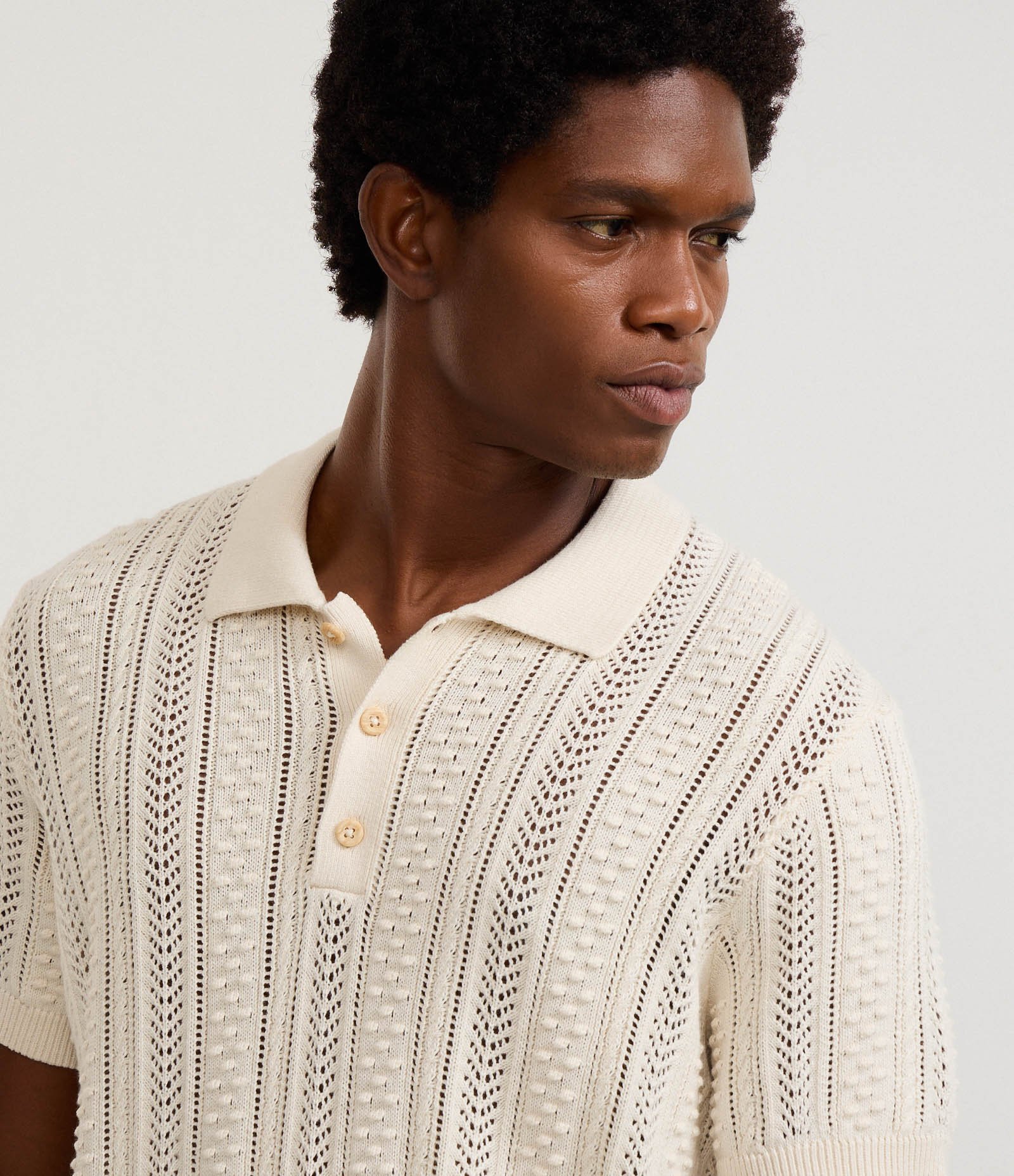 Camisa Polo Texturizada com Pontos Abertas Bege 4