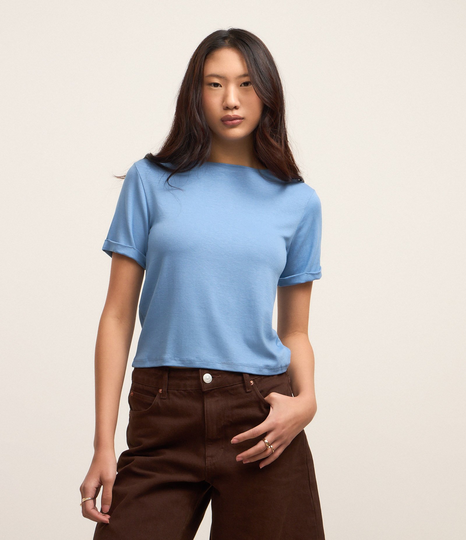 Blusa Básica em Viscose com Manga Dobrada Azul 1