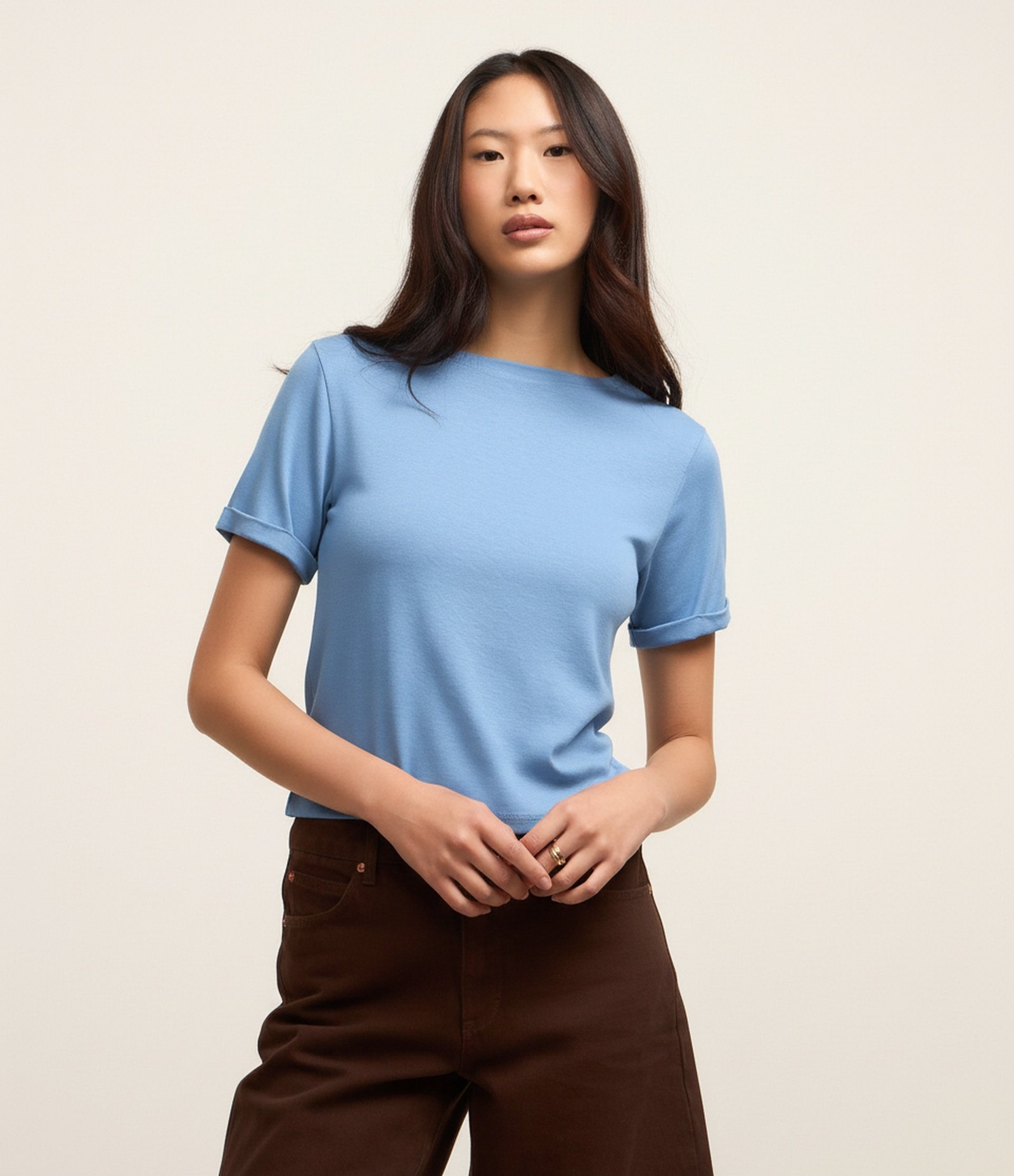 Blusa Básica em Viscose com Manga Dobrada Azul Claro 4