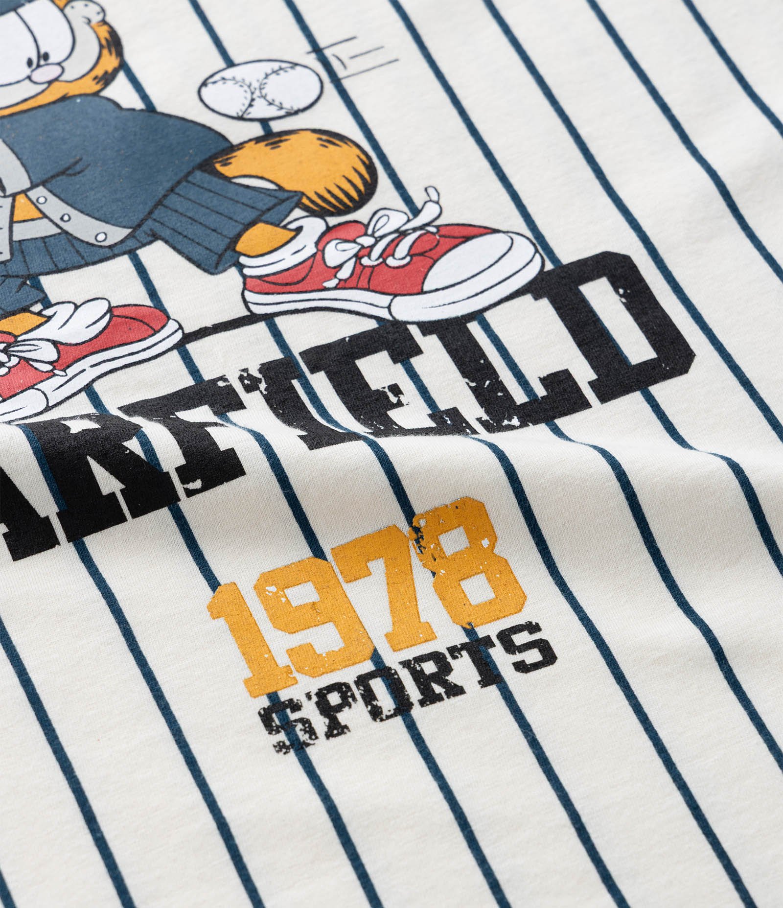 Camiseta Oversized Infantil com Estampa Garfield Baseball - Tam 5 a 14 Anos Bege 4