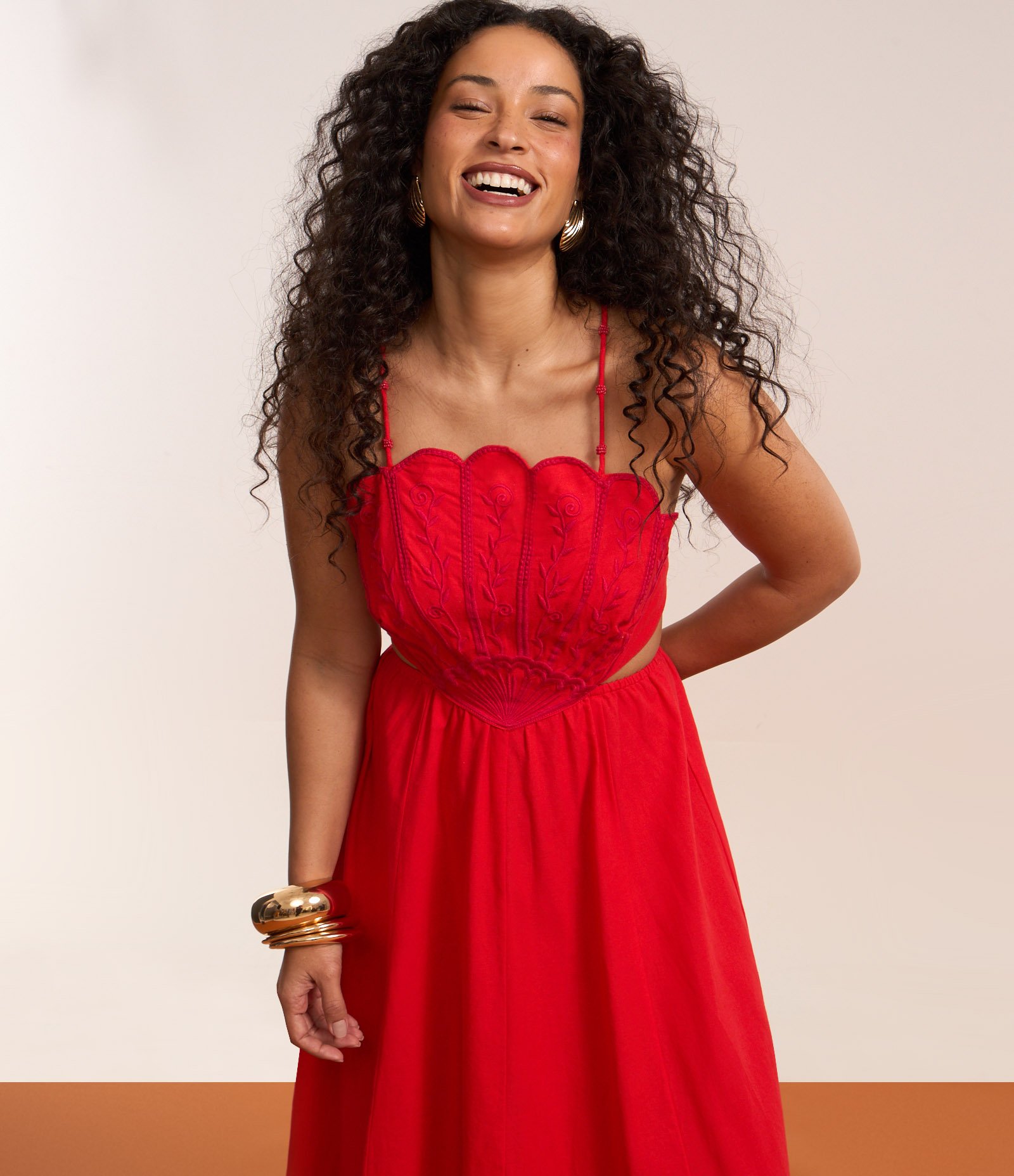 Vestido Long Midi Frente Única com Bordado Vermelho 5