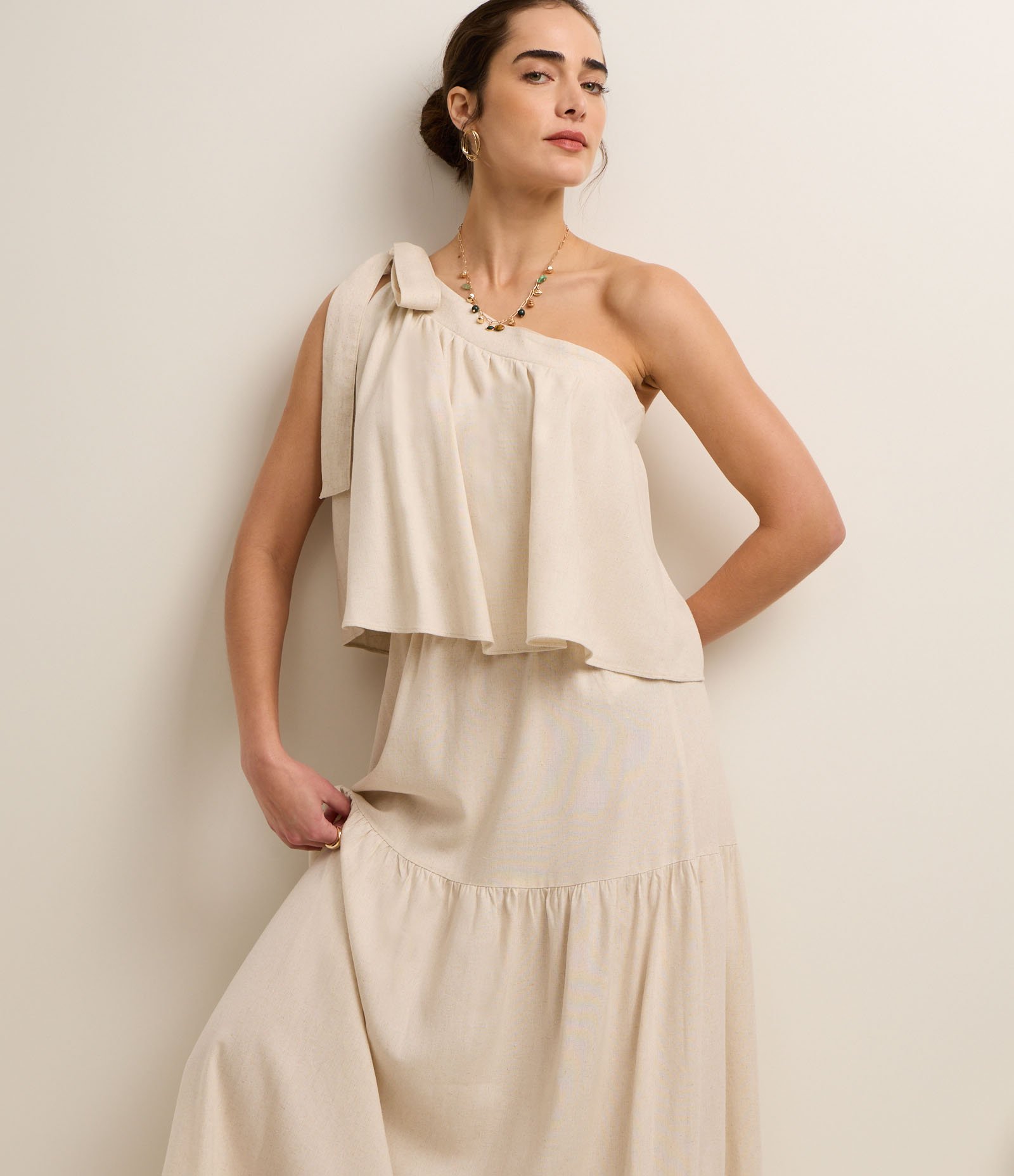 Vestido Evasê Midi Ombro Só em Viscolinho com Laço no Ombro Cru 1