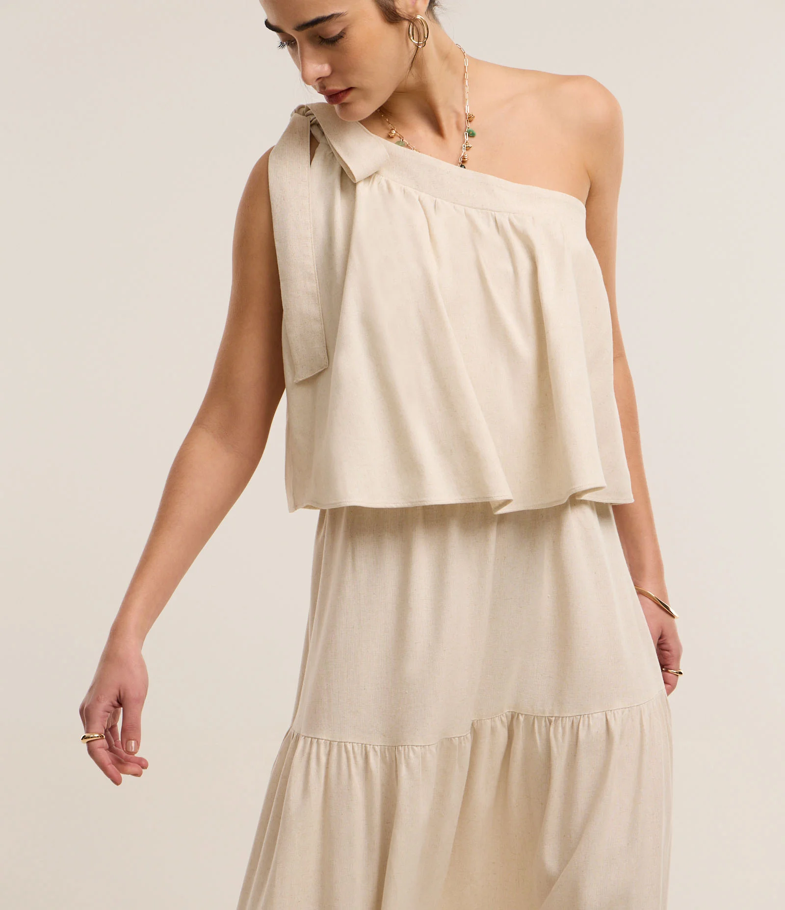 Vestido Evasê Midi Ombro Só em Viscolinho com Laço no Ombro Cru 3