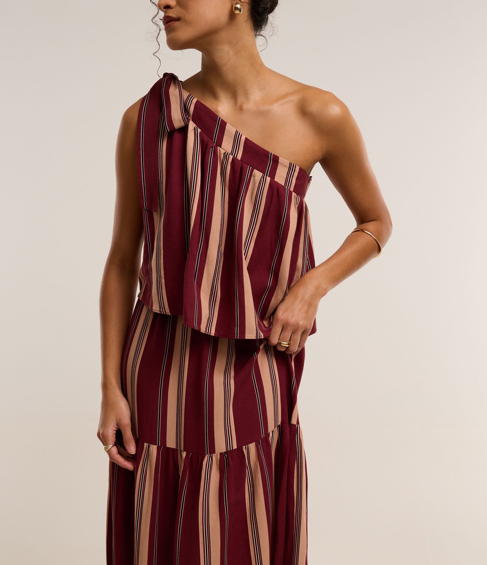 Vestido Midi Ombro Só em Viscolinho com Blocos de Cor Bicolor Bordô/Salmão 4