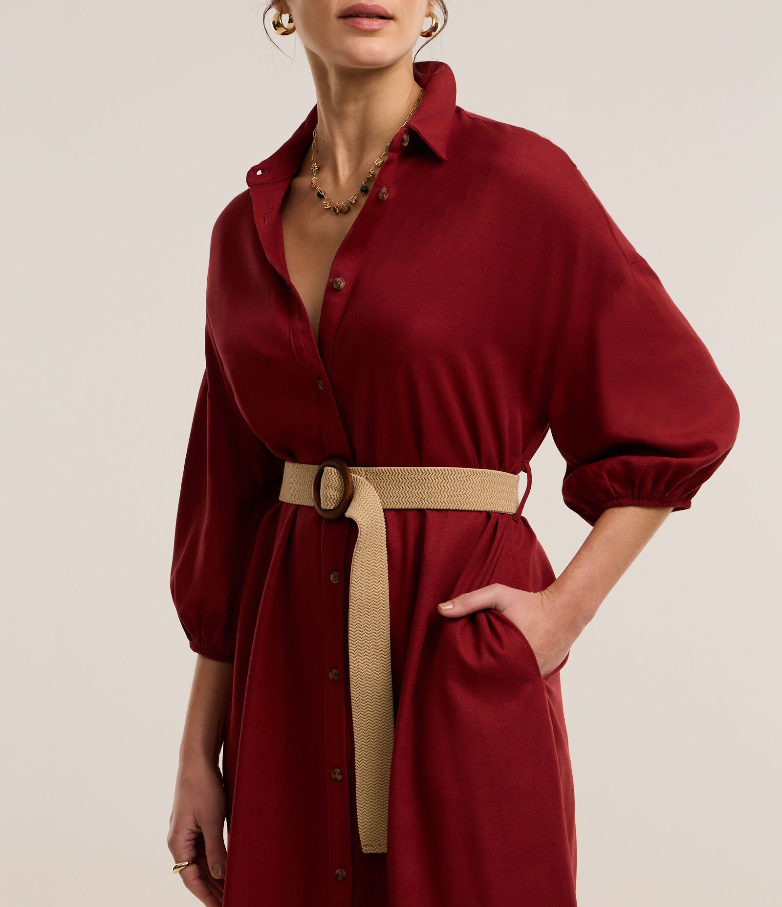 Vestido Evasê Midi em Viscose com com Cinto Rústico Vermelho 2