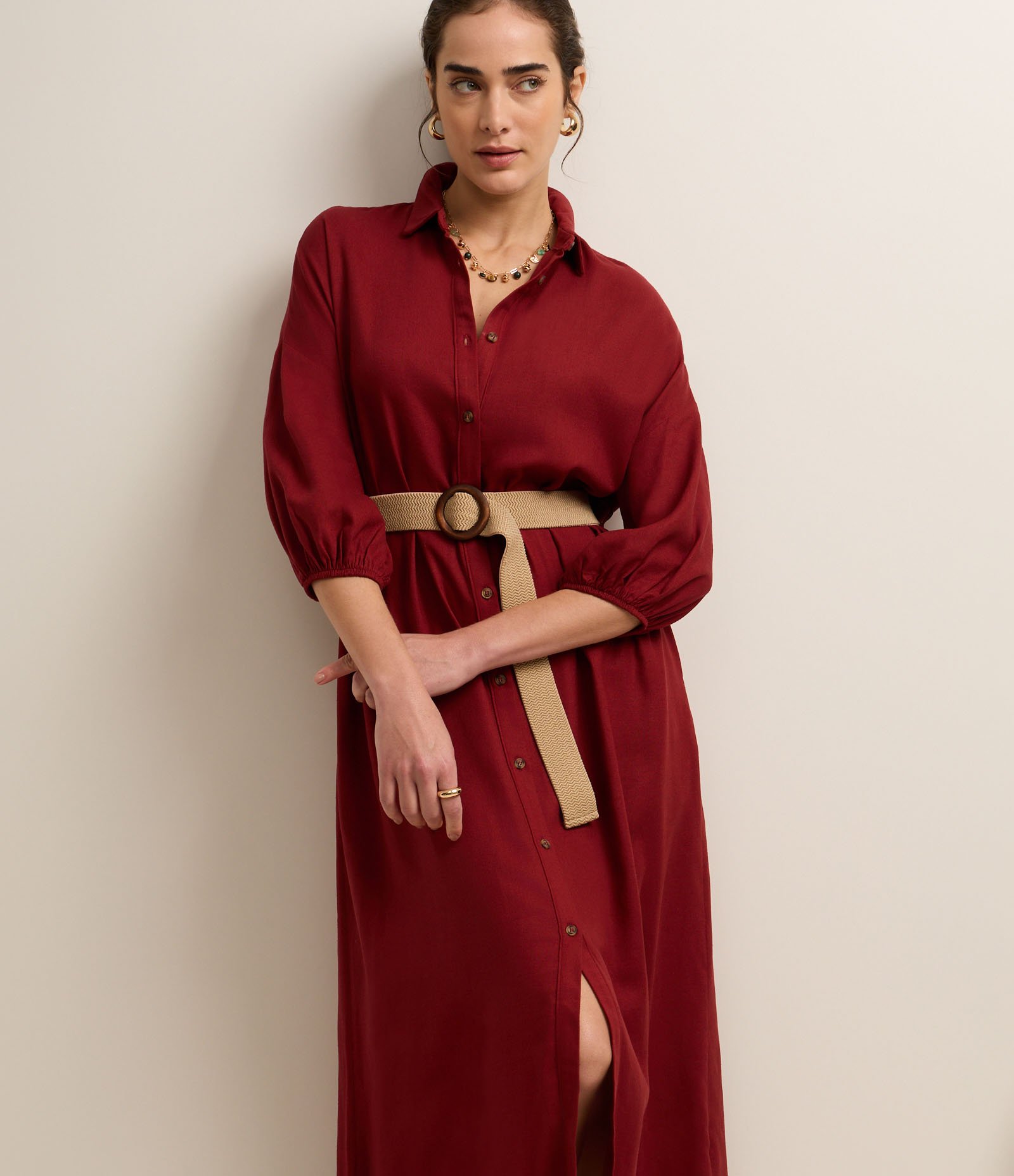 Vestido Evasê Midi em Viscose com com Cinto Rústico Vermelho 3