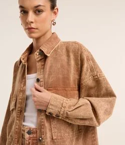 Jaqueta Oversized em Sarja Manchadinha com Bolsos Grandes