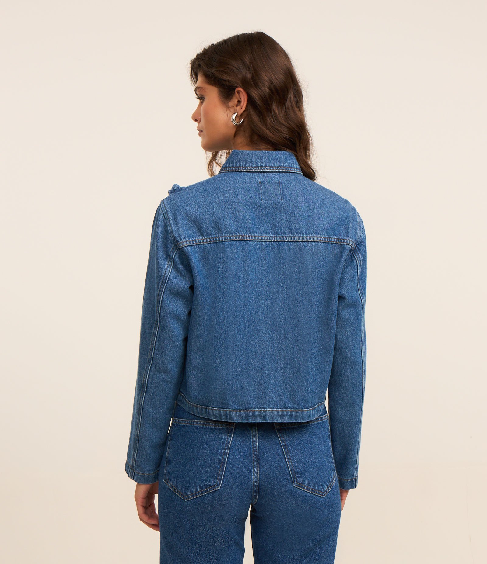 Jaqueta Curta em Jeans com Babados Frontais Azul Médio 3