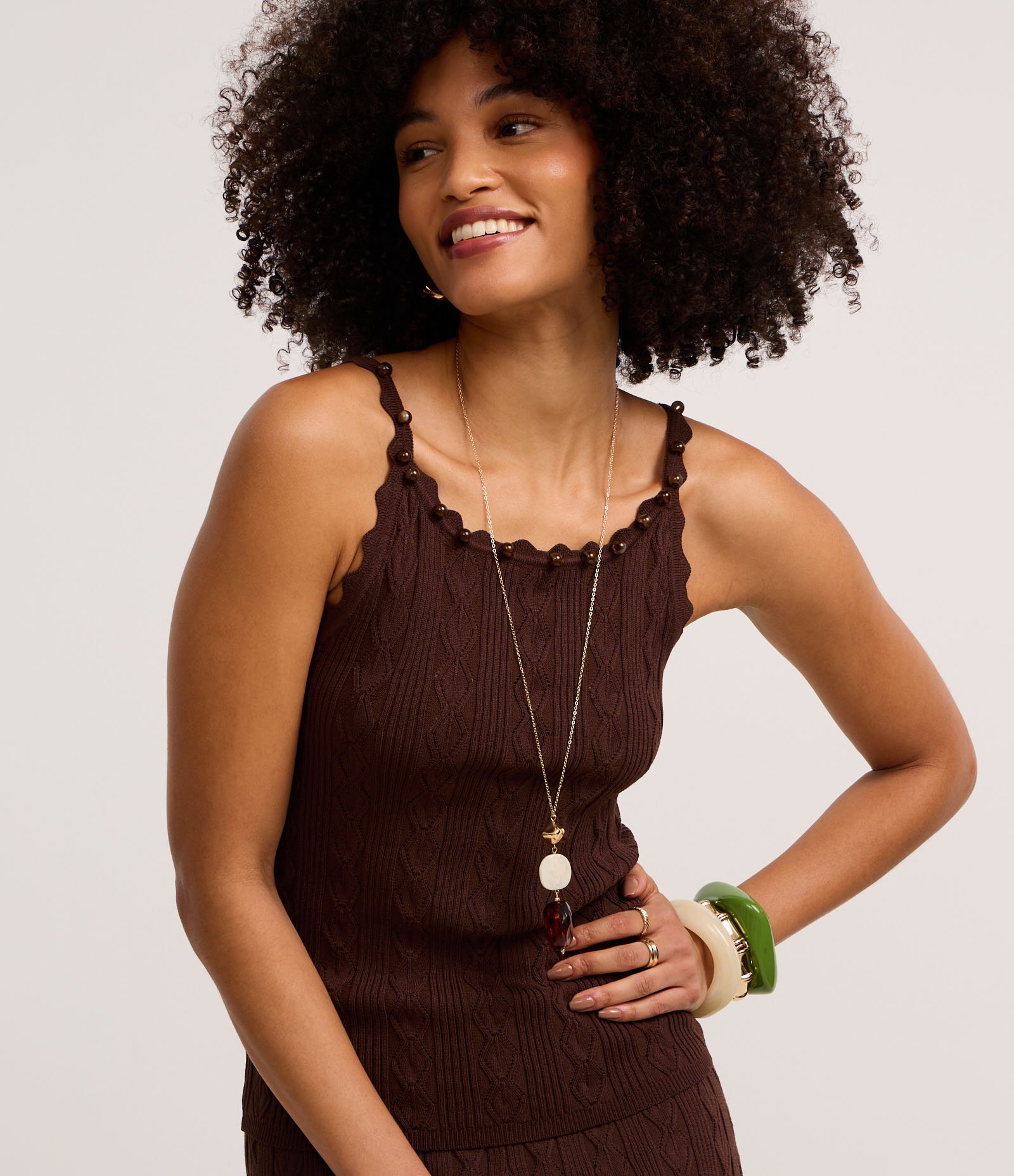 Blusa em Tricô com Decote Canoa com Miçangas Marrom 1