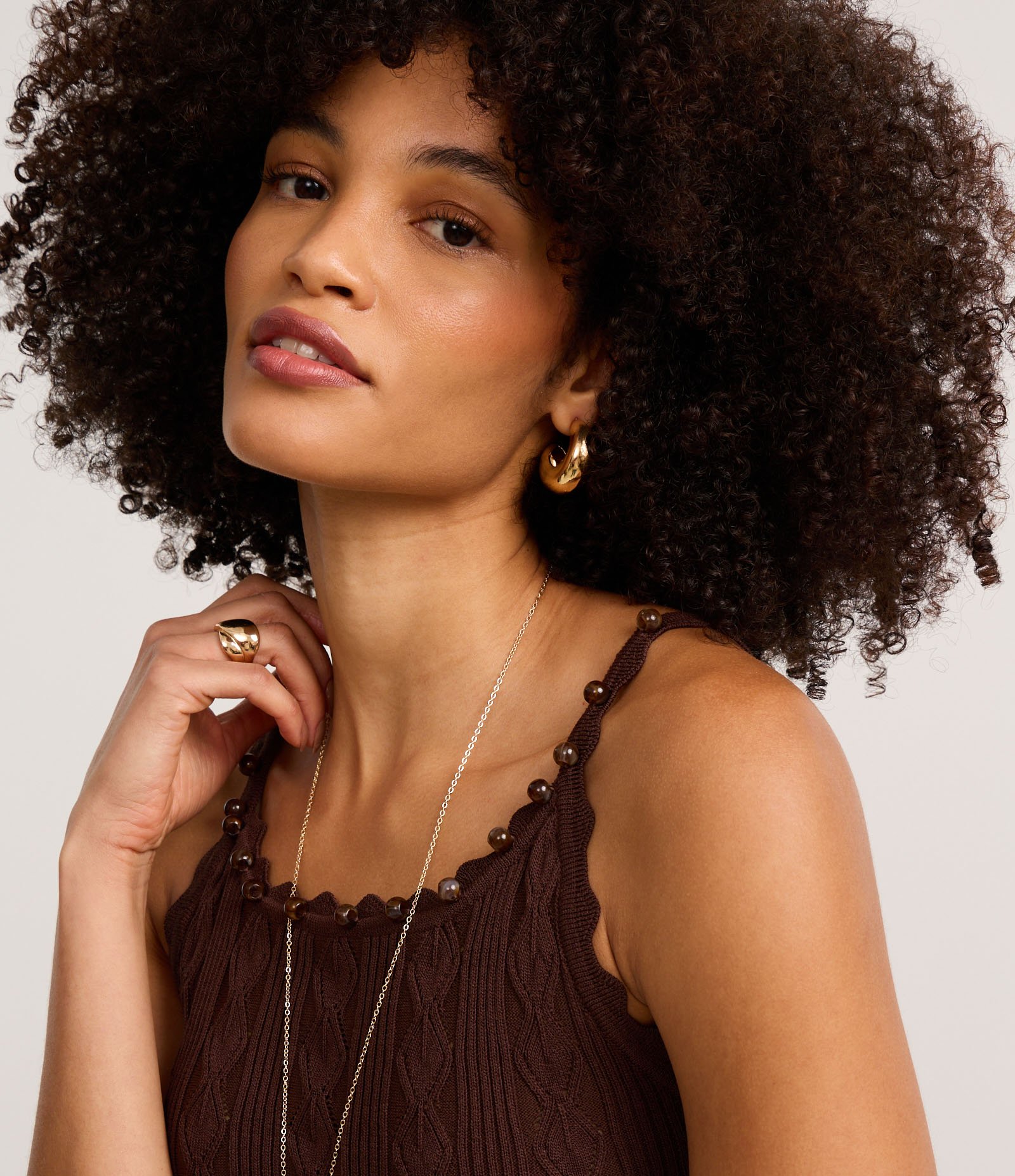 Blusa em Tricô com Decote Canoa com Miçangas Marrom 3