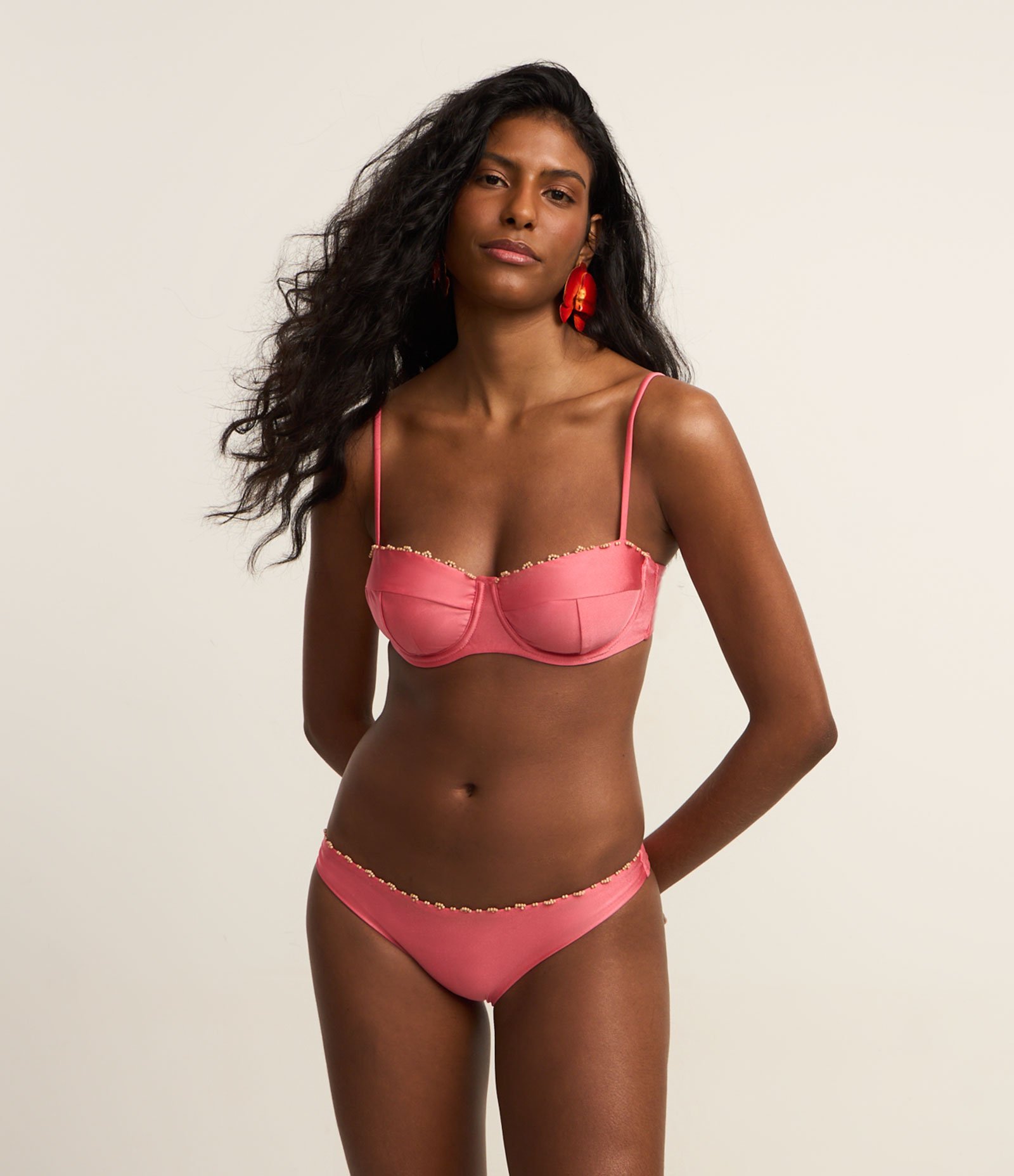 Biquíni Calcinha Básica em Microfibra Brilho com Mini Aviamentos de Madeira Rosa 2