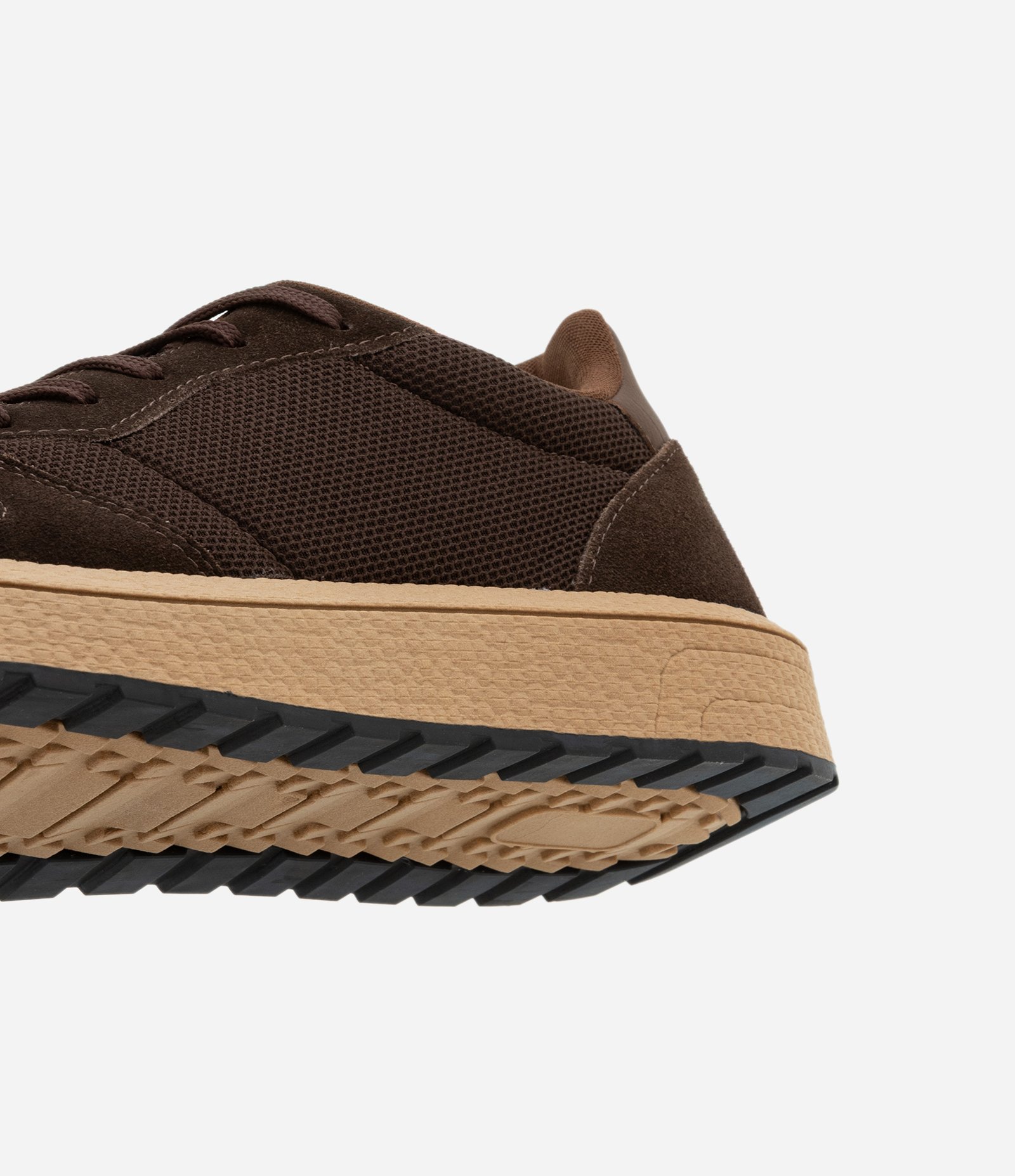 Tênis Casual em Material Sintético com Recortes em Mesh Marrom 3