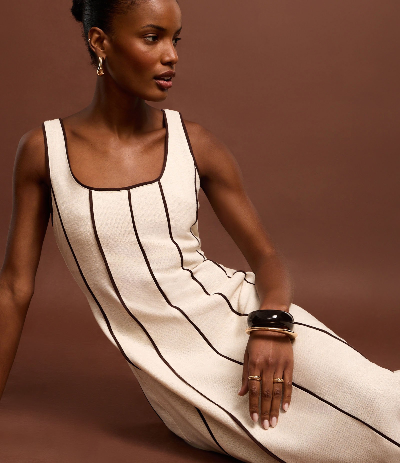 Vestido Evasê Longo em Viscolinho com Viés Contrastante Bege 6