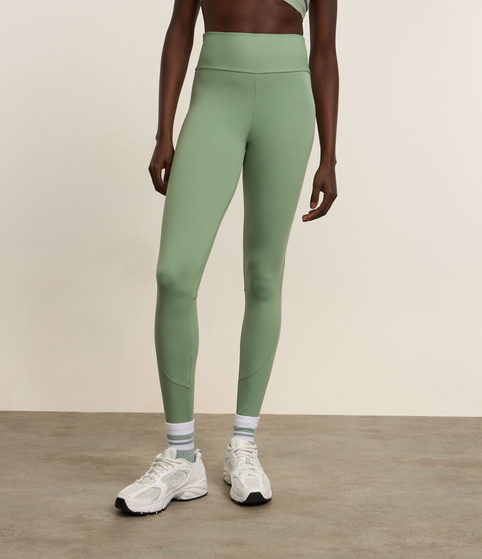 Calça Legging Esportiva em Microfibra com Bolso Interno no Cós Verde 3