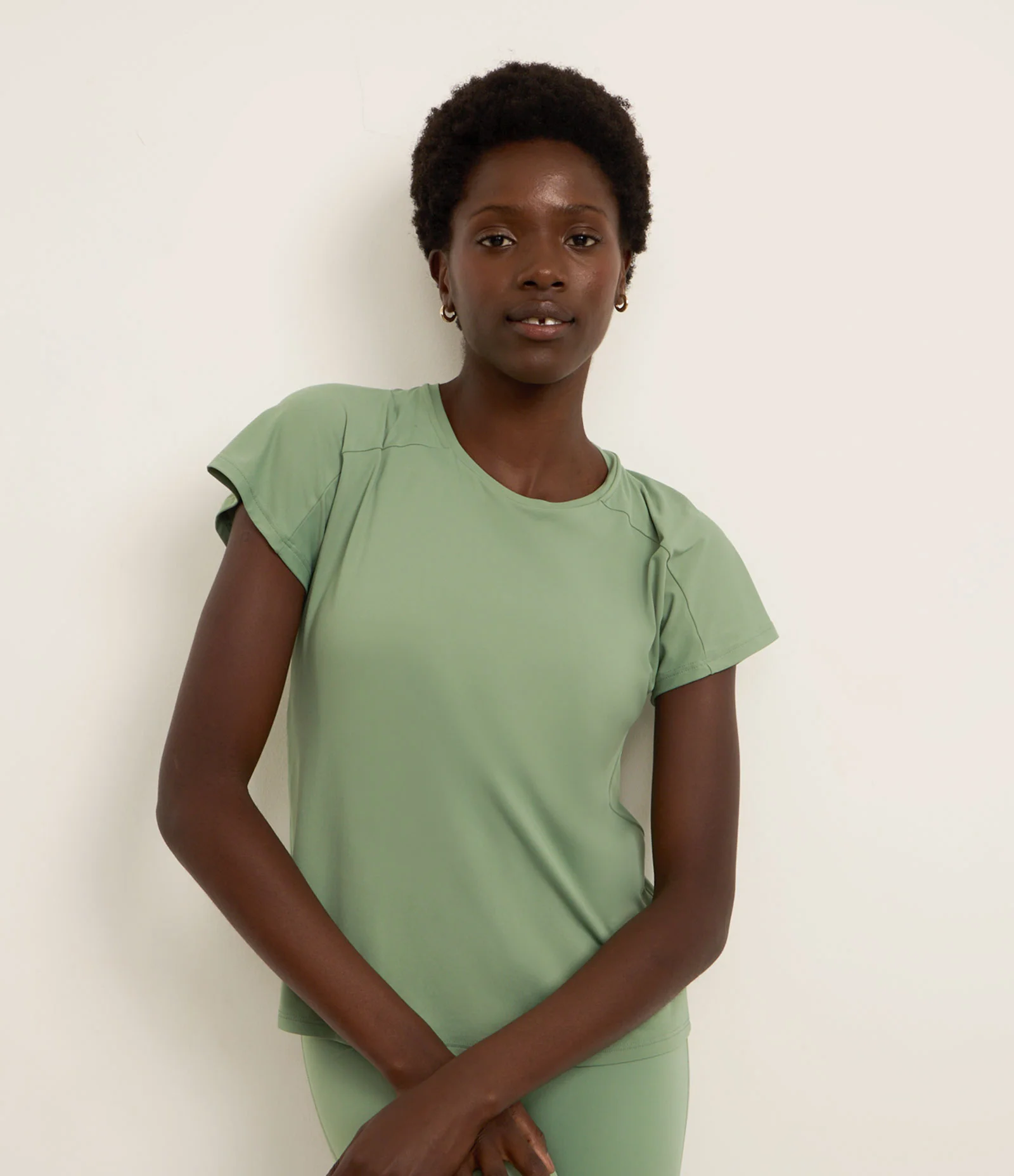 Camiseta Esportiva em Microfibra com Abertura nas Costas e Pala no Ombro Verde 2