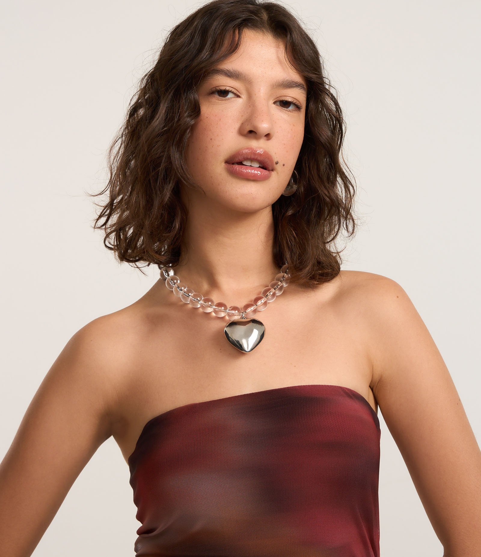 Vestido Justo em Tule com Estampa Abstrata e Pontas Alongadas Bordô 4