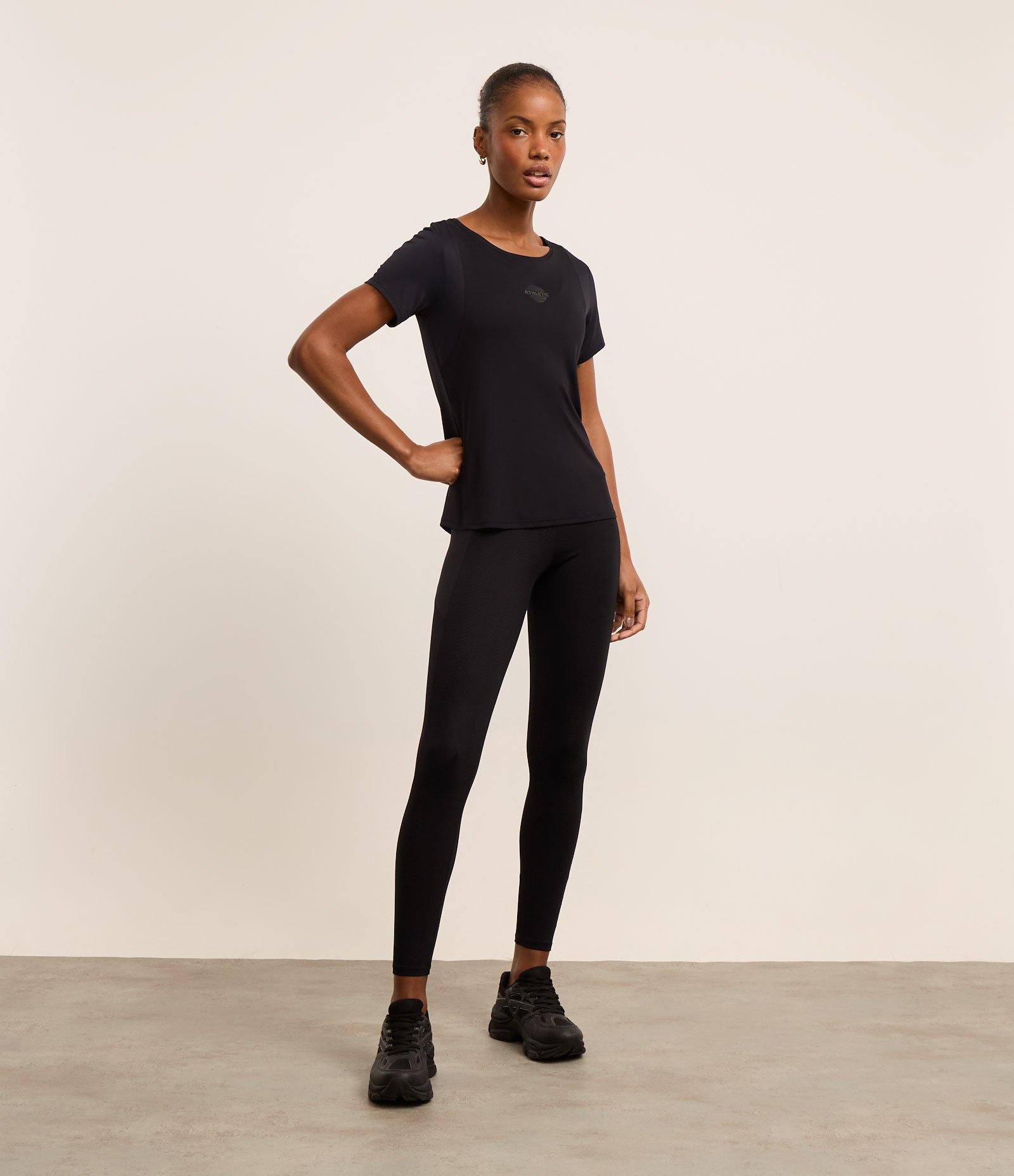 Camiseta Esportiva em Poliamida com Estampa Athletic Preto 2