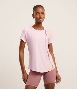 Camiseta Esportiva em Microfibra Texturizada com Estampa Ondas
