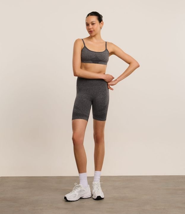 Bermuda Esportiva Seamless com Recortes Texturizados e Efeito Empina Bumbum