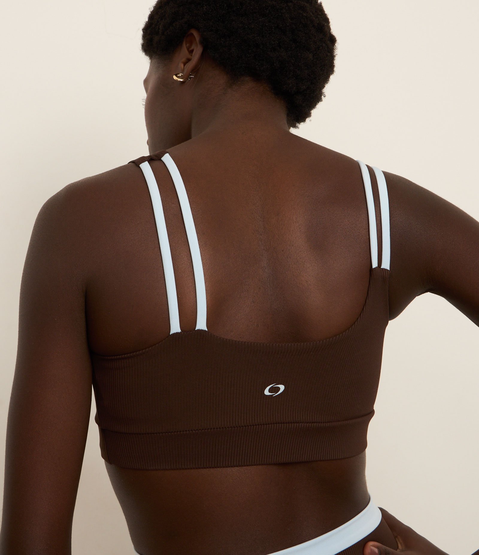 Top Esportivo em Microfibra com Alças Assimétricas Marrom 3
