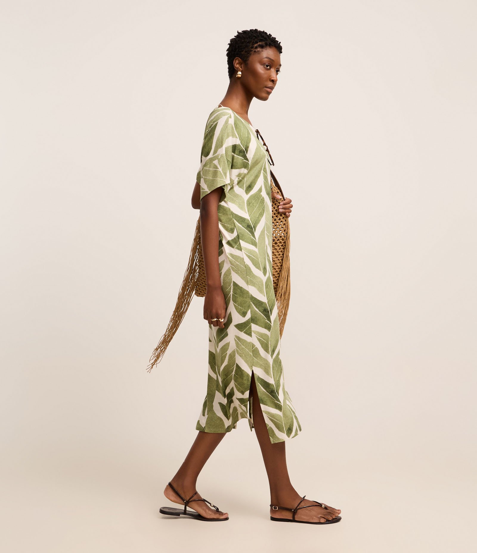 Vestido Reto Midi em Viscolycra com Estampa Folhagem Verde/Branco 4