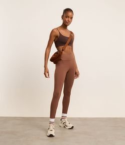 Calça Legging Esportiva com Bolsos Laterais