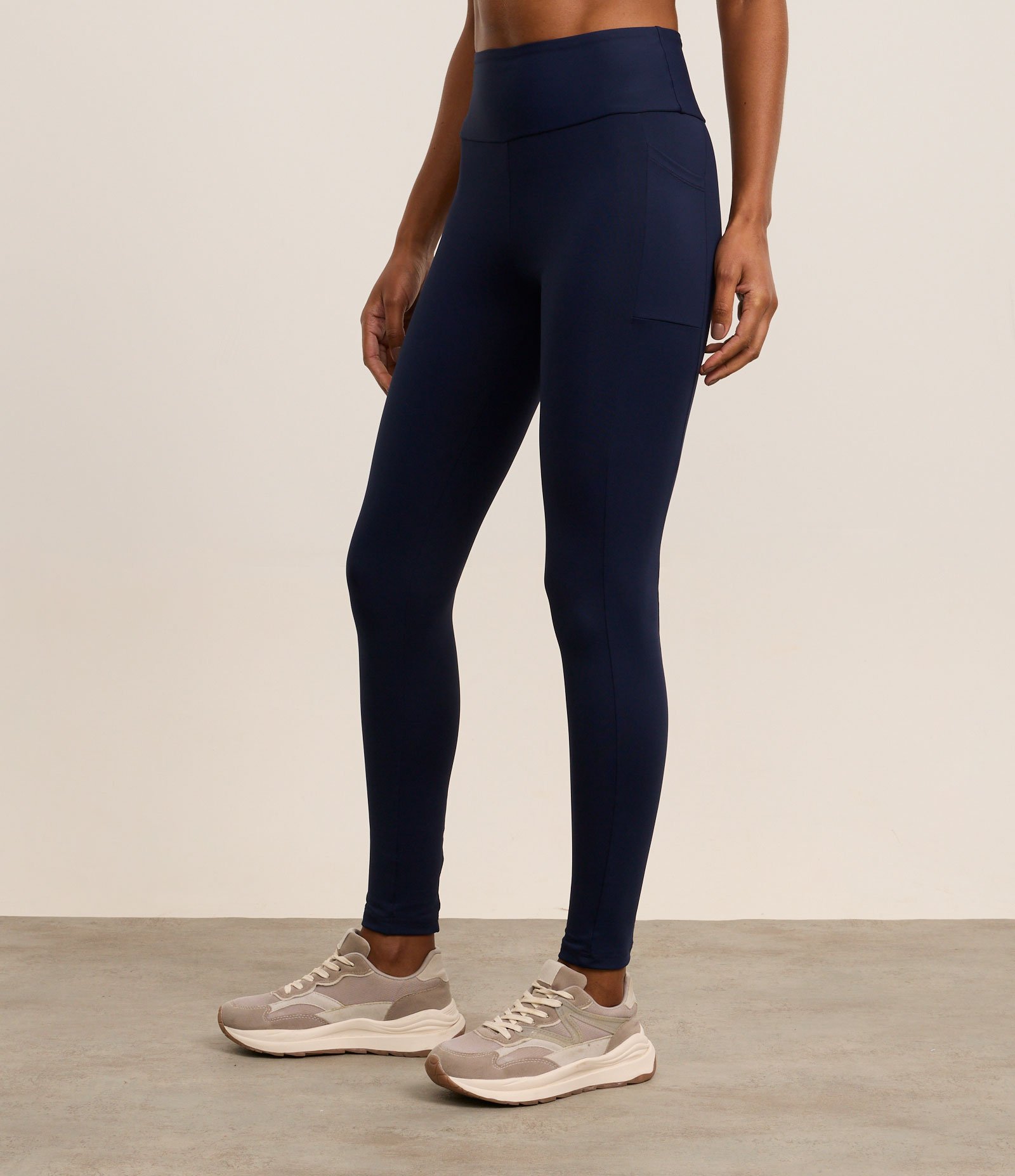 Calça Legging Esportiva com Bolsos Laterais Azul 2