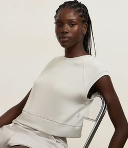 Camiseta Esportiva em Modal com Manga Raglan Pespontada