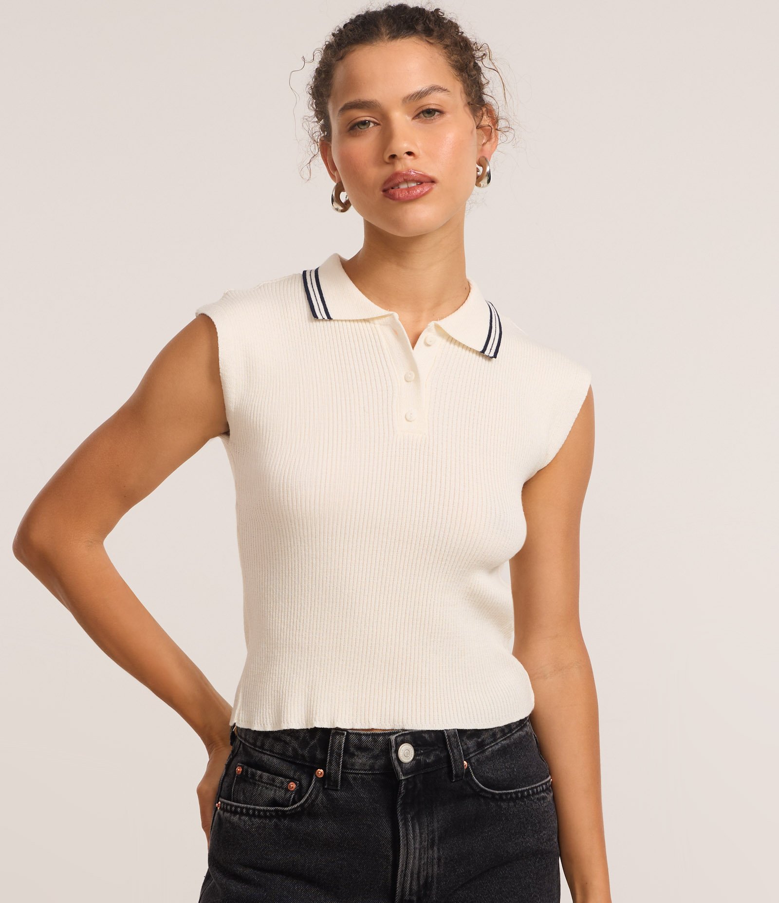 Blusa em Tricô com Gola Polo e Botões Off White 3