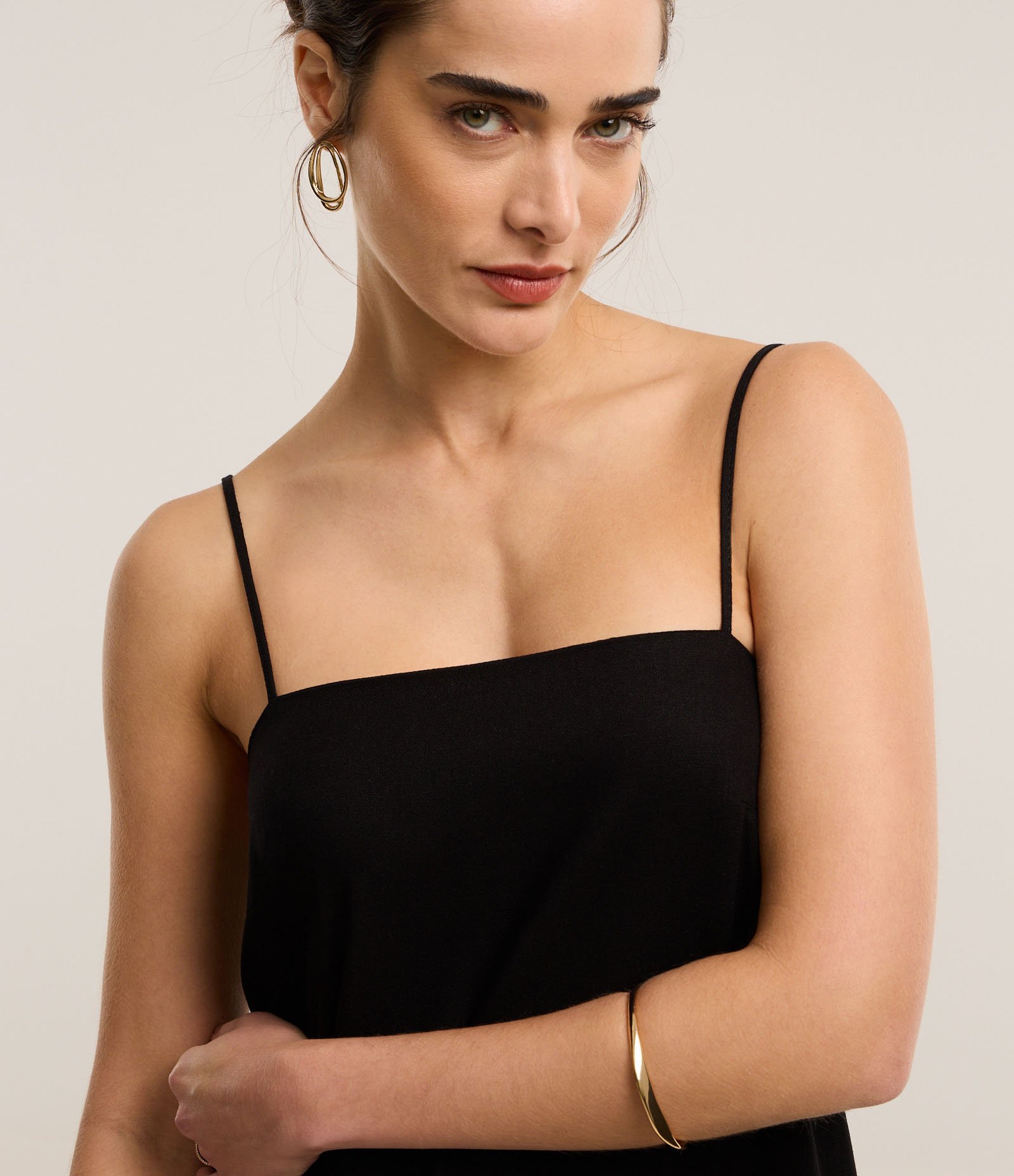 Vestido Evasê Midi em Viscolinho com Barra Franzida Preto 4