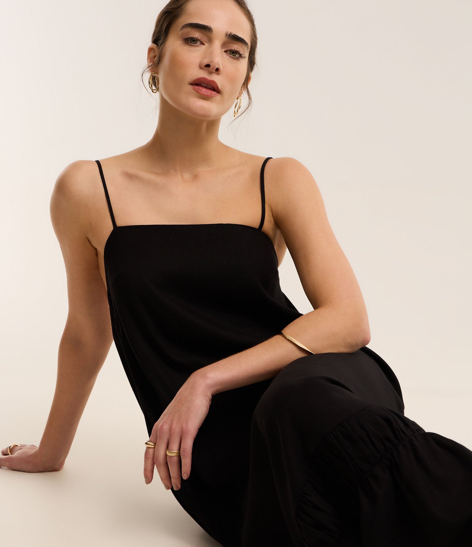 Vestido Evasê Midi em Viscolinho com Barra Franzida Preto 5