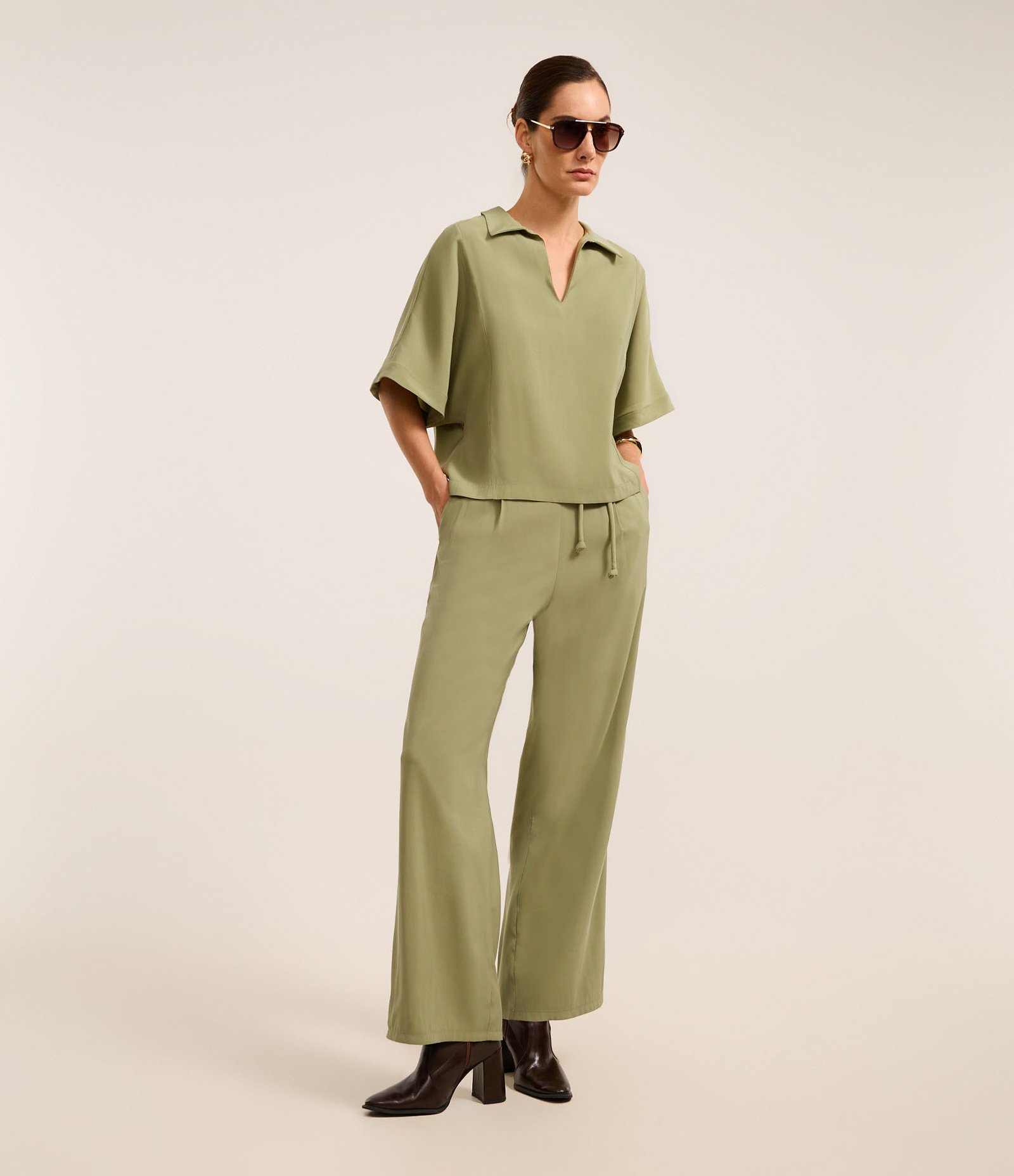 Blusa em Viscose com Recorte e Manga Ampla Verde Claro 3