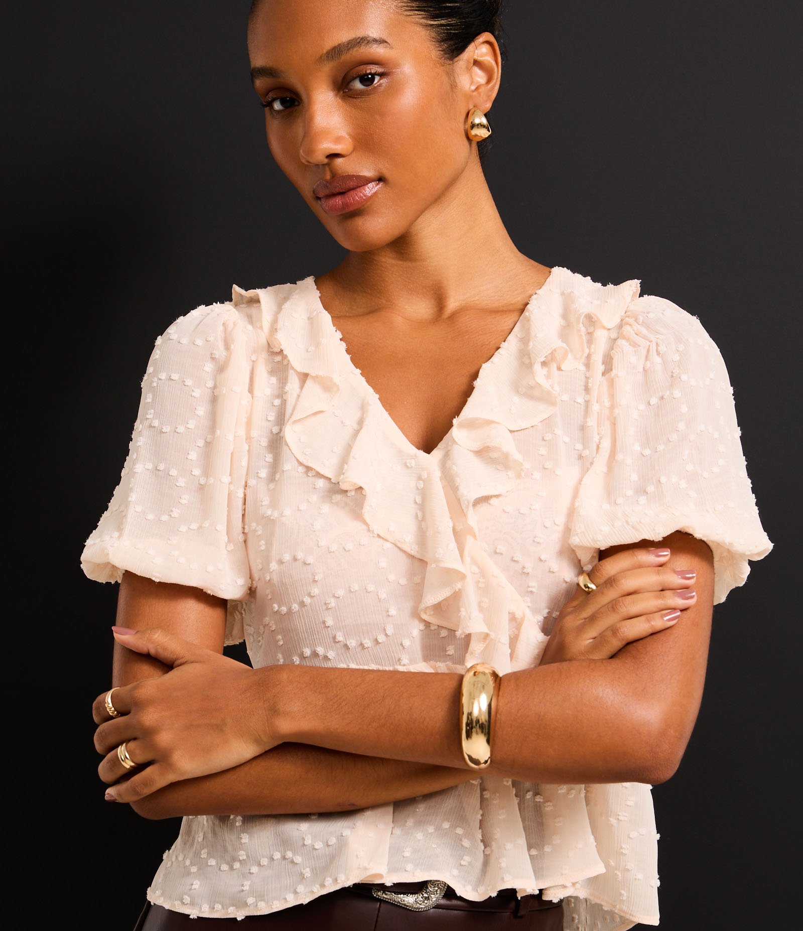 Blusa Alfaiatada com Efeito Plumeti e Babados Rosa 5