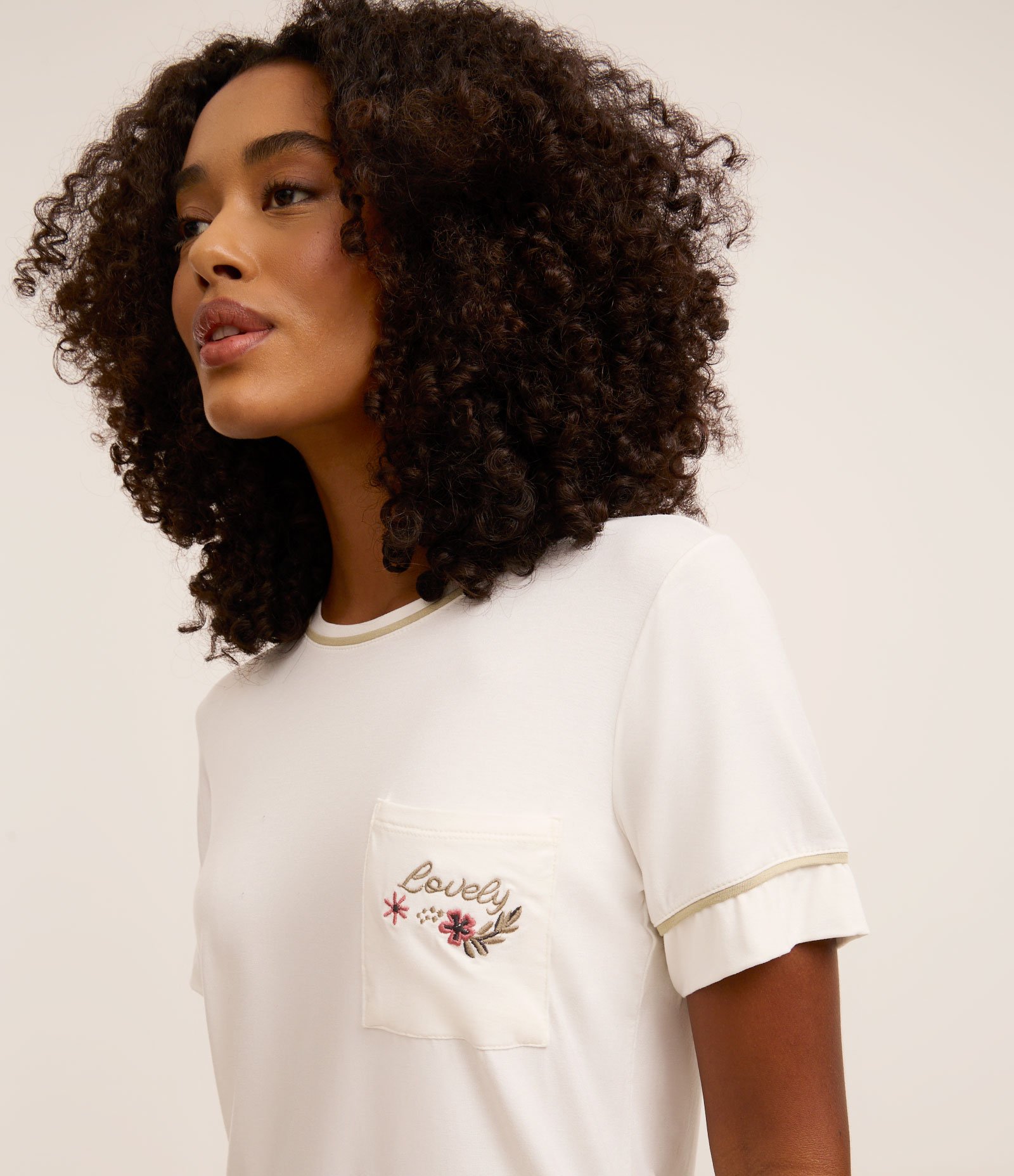 Pijama Short Doll com Bosinho Bordado Branco/Verde 2