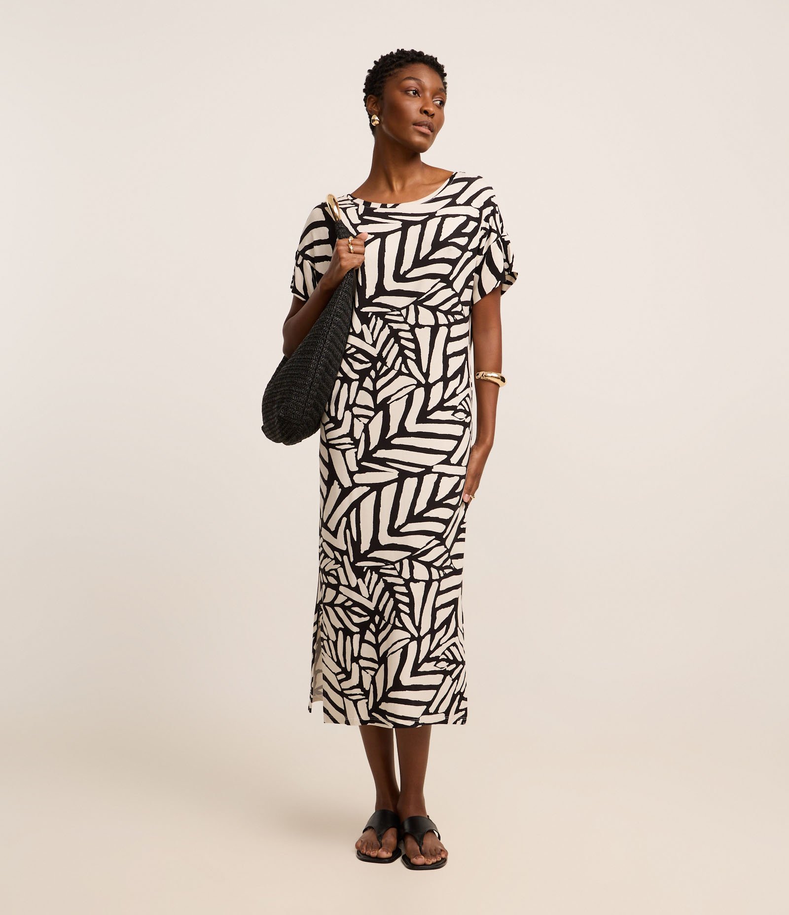 Vestido Midi em Viscolycra com Estampa Abstrata Bicolor Preto/Branco 1